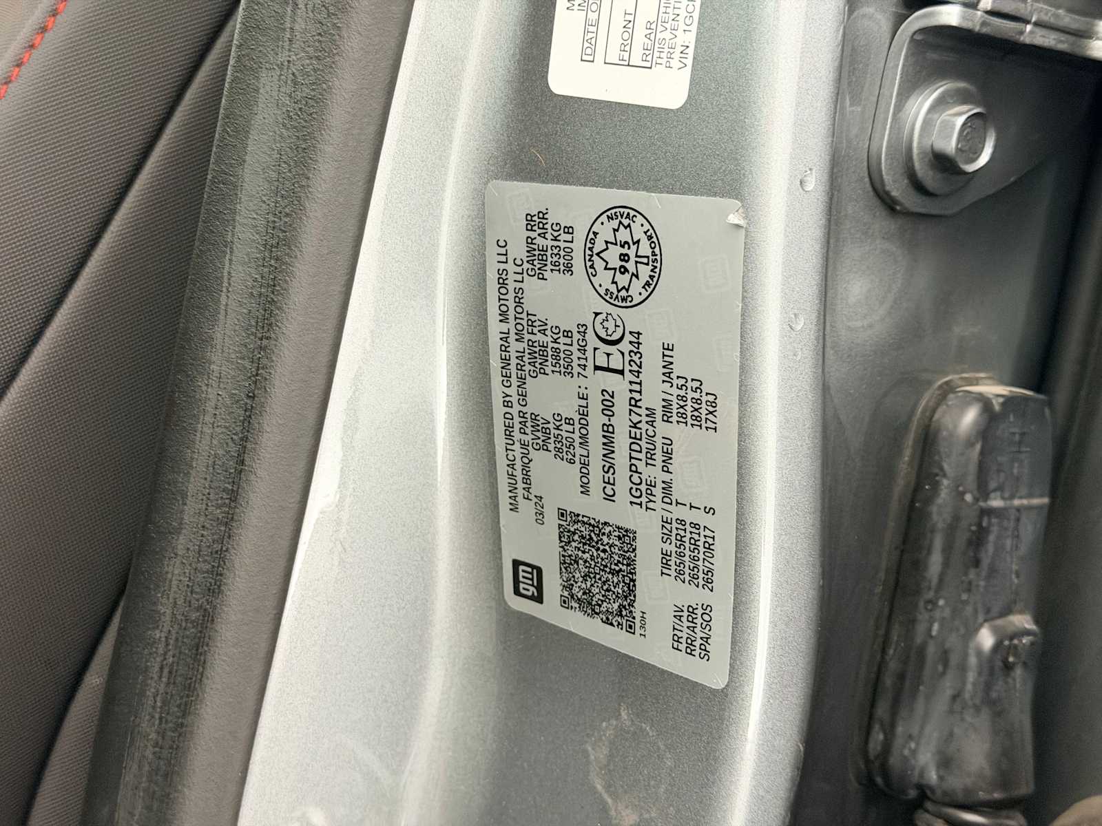 Thumbnail: 2024 Chevrolet Colorado - 34