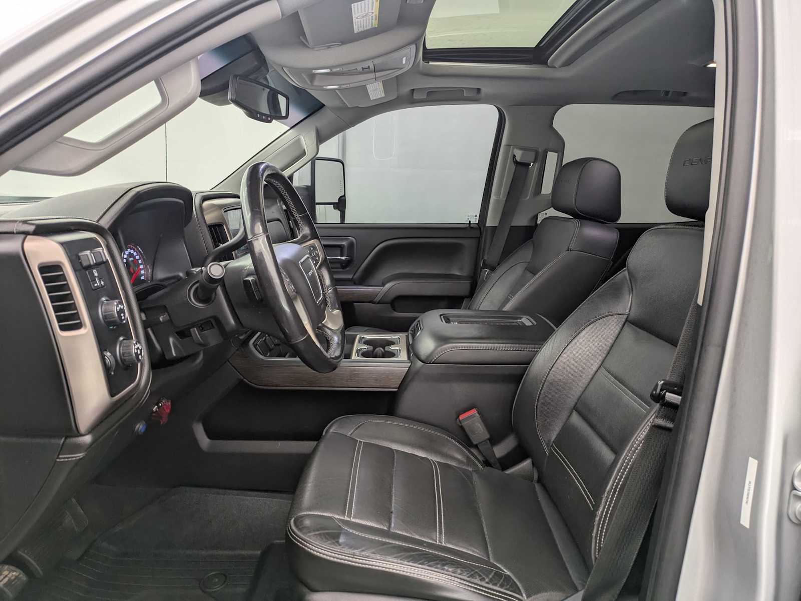 Thumbnail: 2019 GMC Sierra 2500 - 19