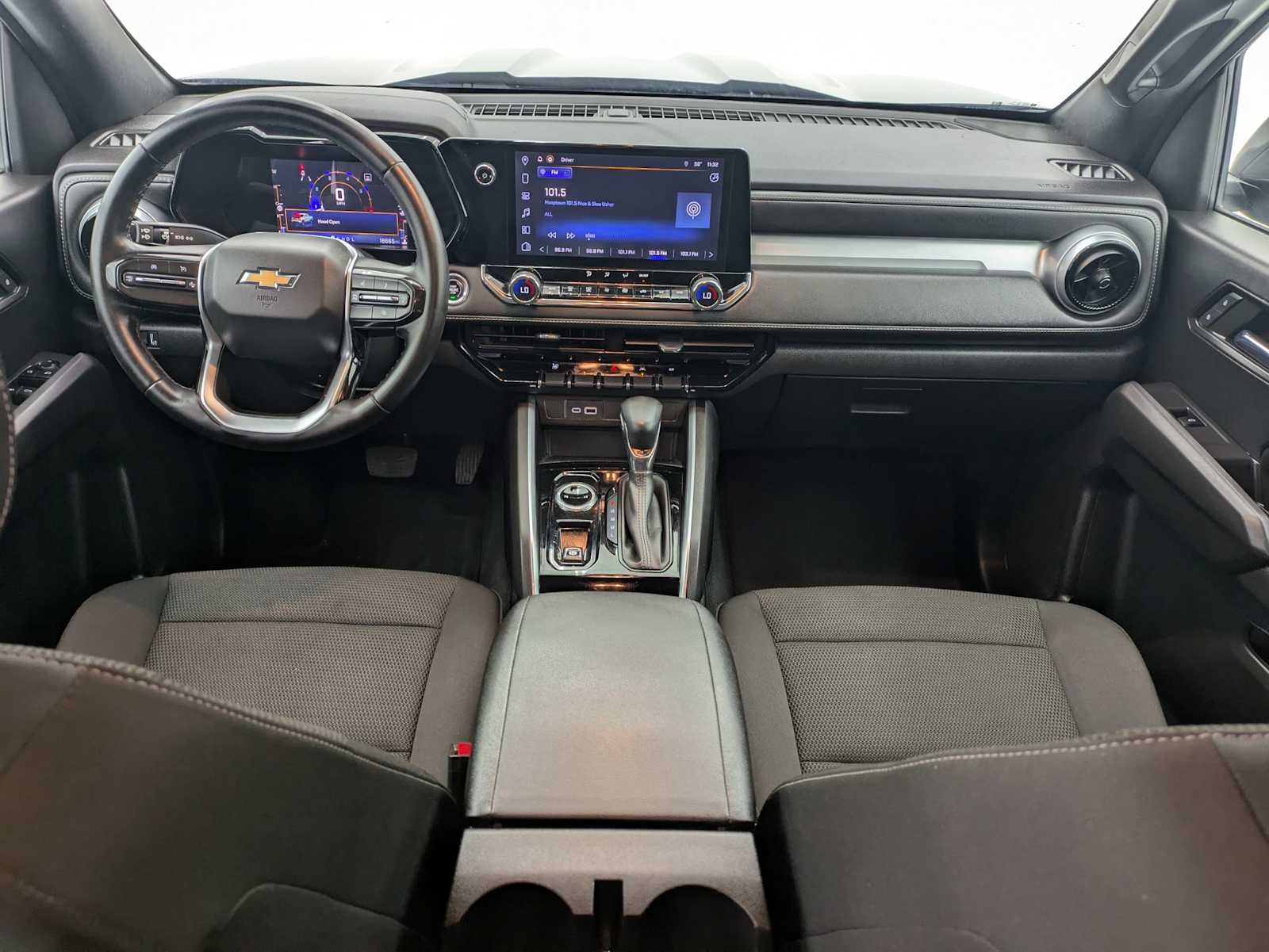 Thumbnail: 2023 Chevrolet Colorado - 18