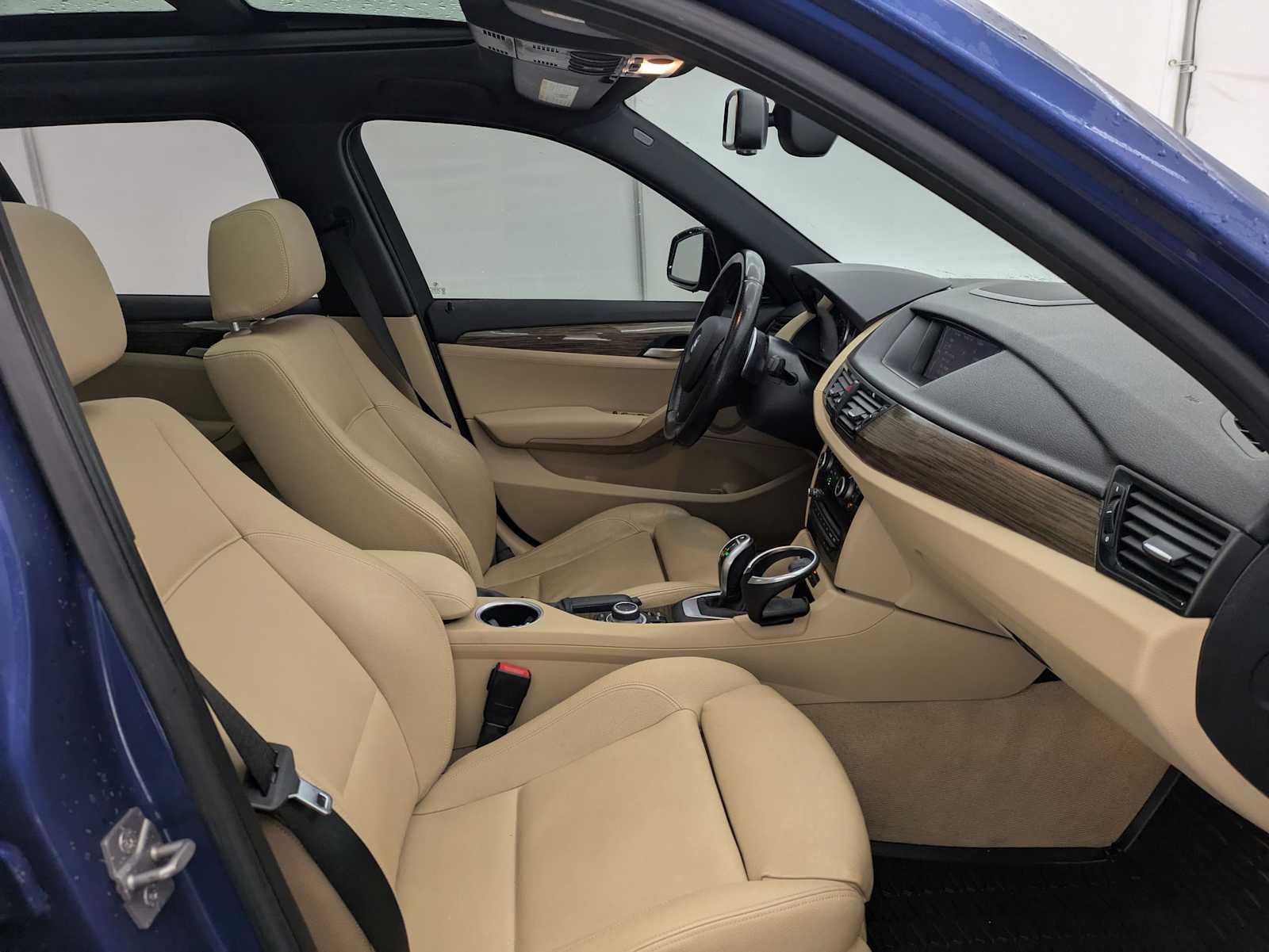 Thumbnail: 2014 BMW X1 - 24