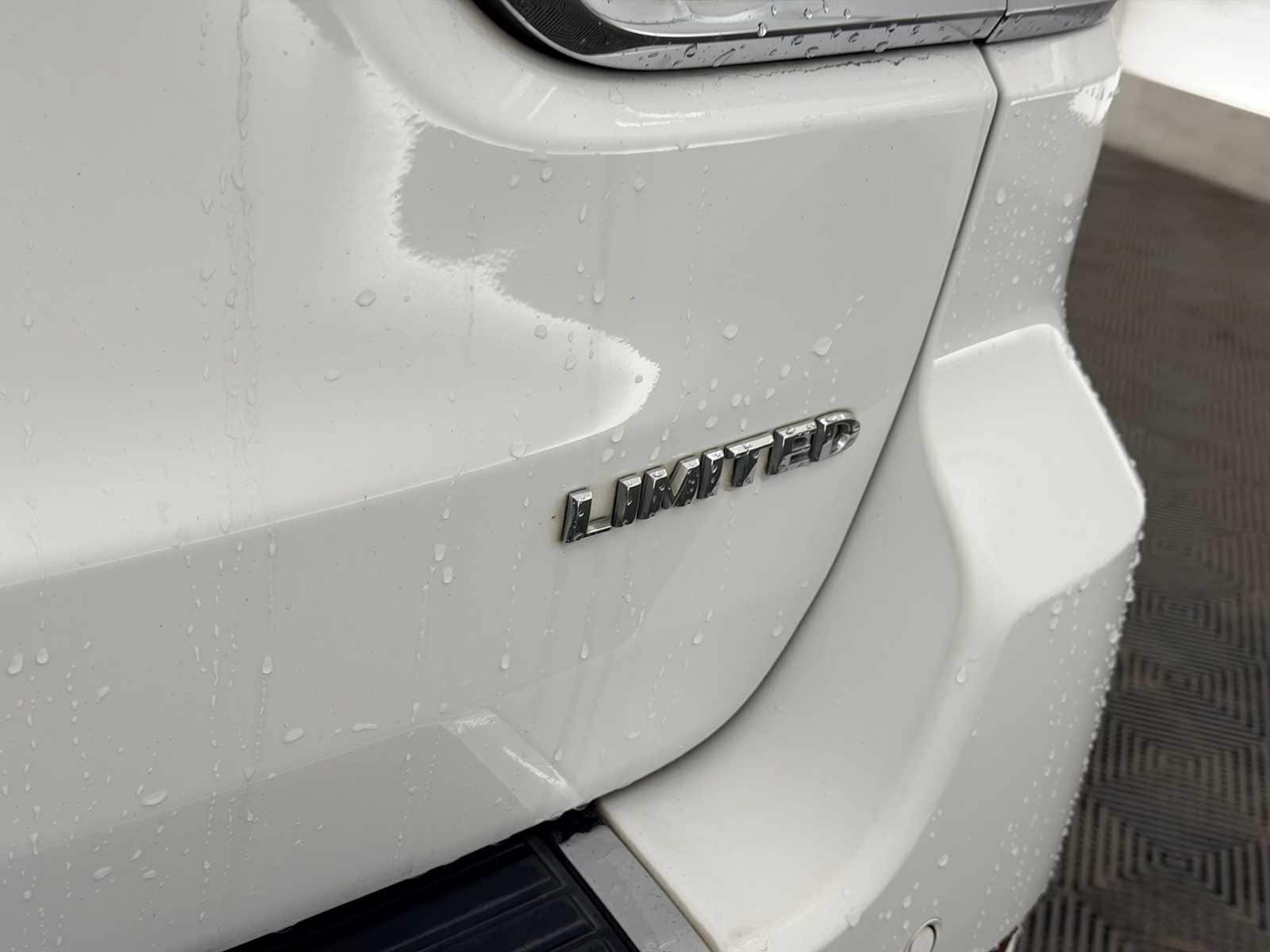 Thumbnail: 2021 Jeep Grand Cherokee - 13