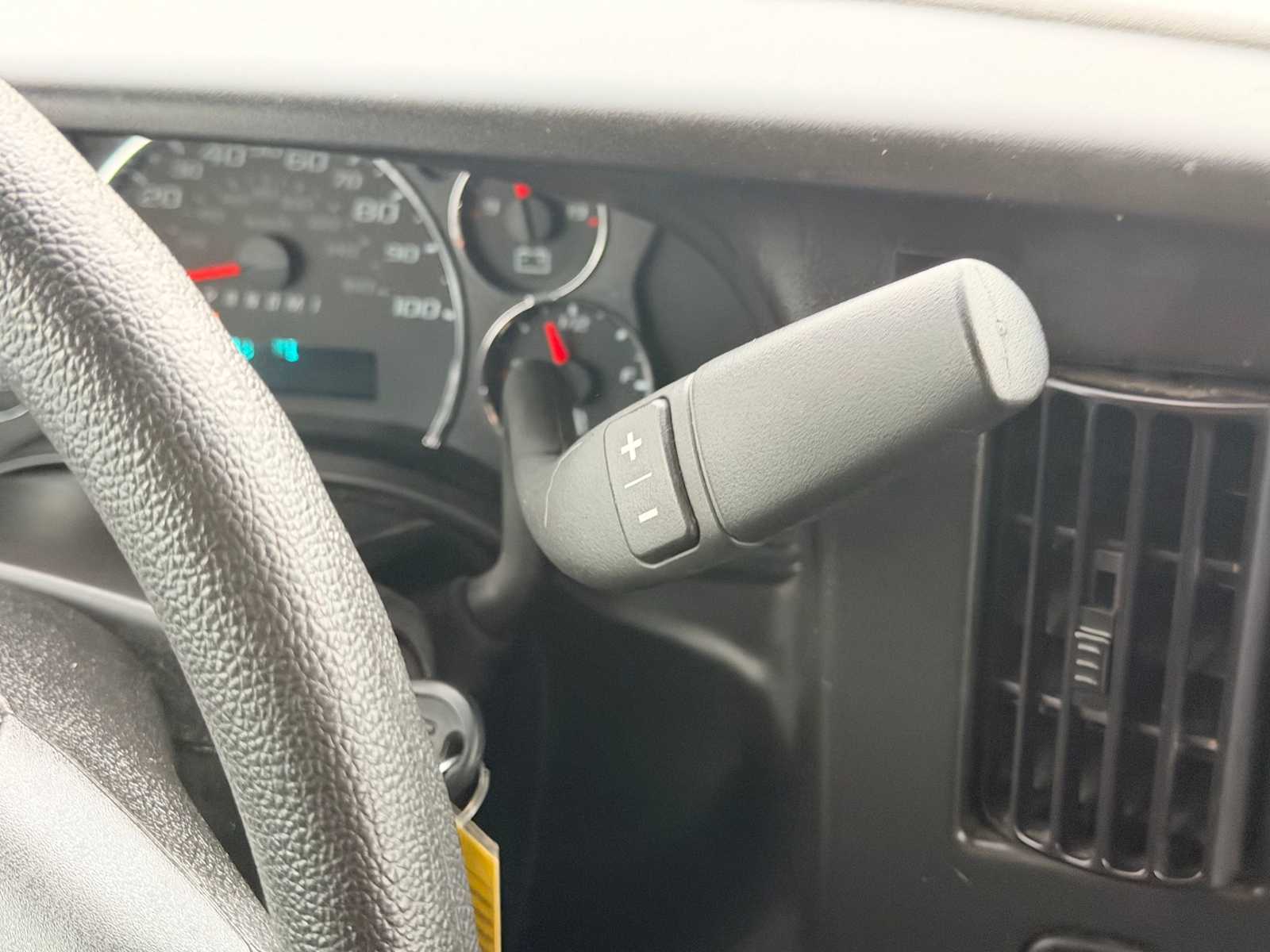 Thumbnail: 2024 GMC Savana - 25