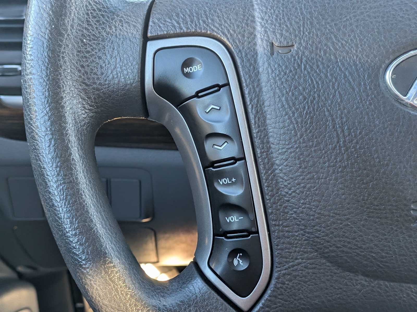 Thumbnail: 2011 Hyundai Santa Fe - 24