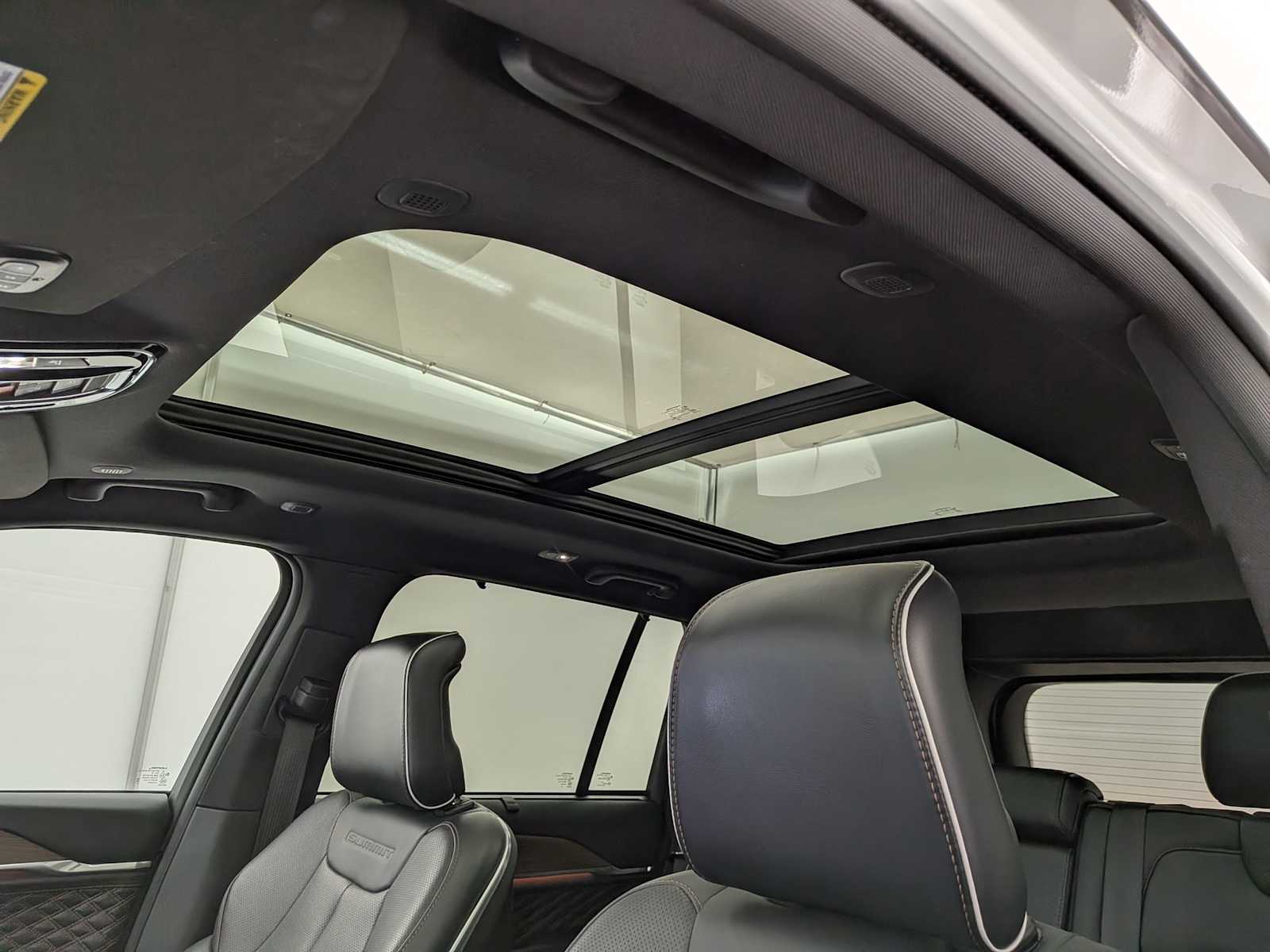 Thumbnail: 2023 Jeep Grand Cherokee - 21