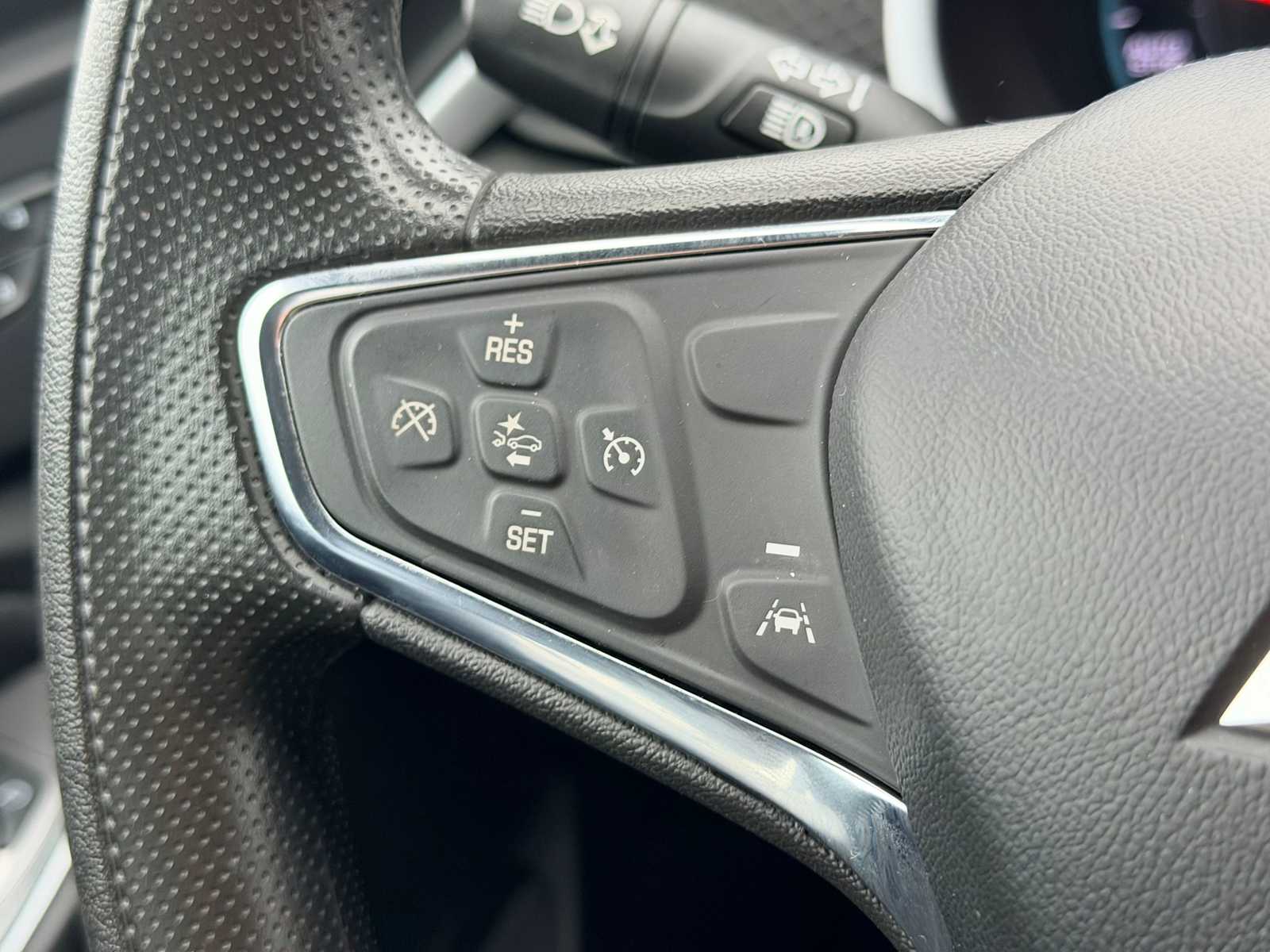 Thumbnail: 2023 Chevrolet Malibu - 23