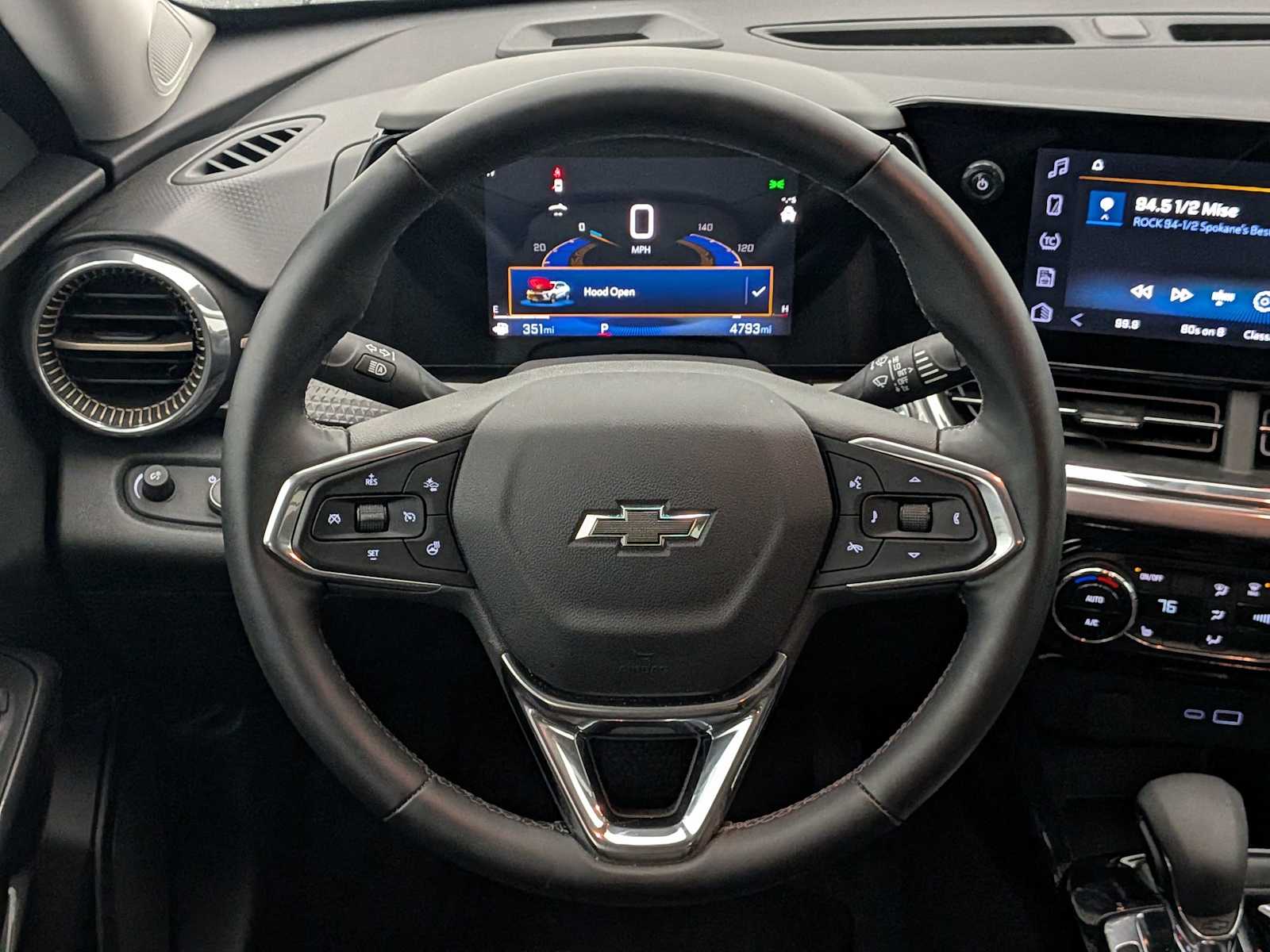 Thumbnail: 2025 Chevrolet Trax - 23