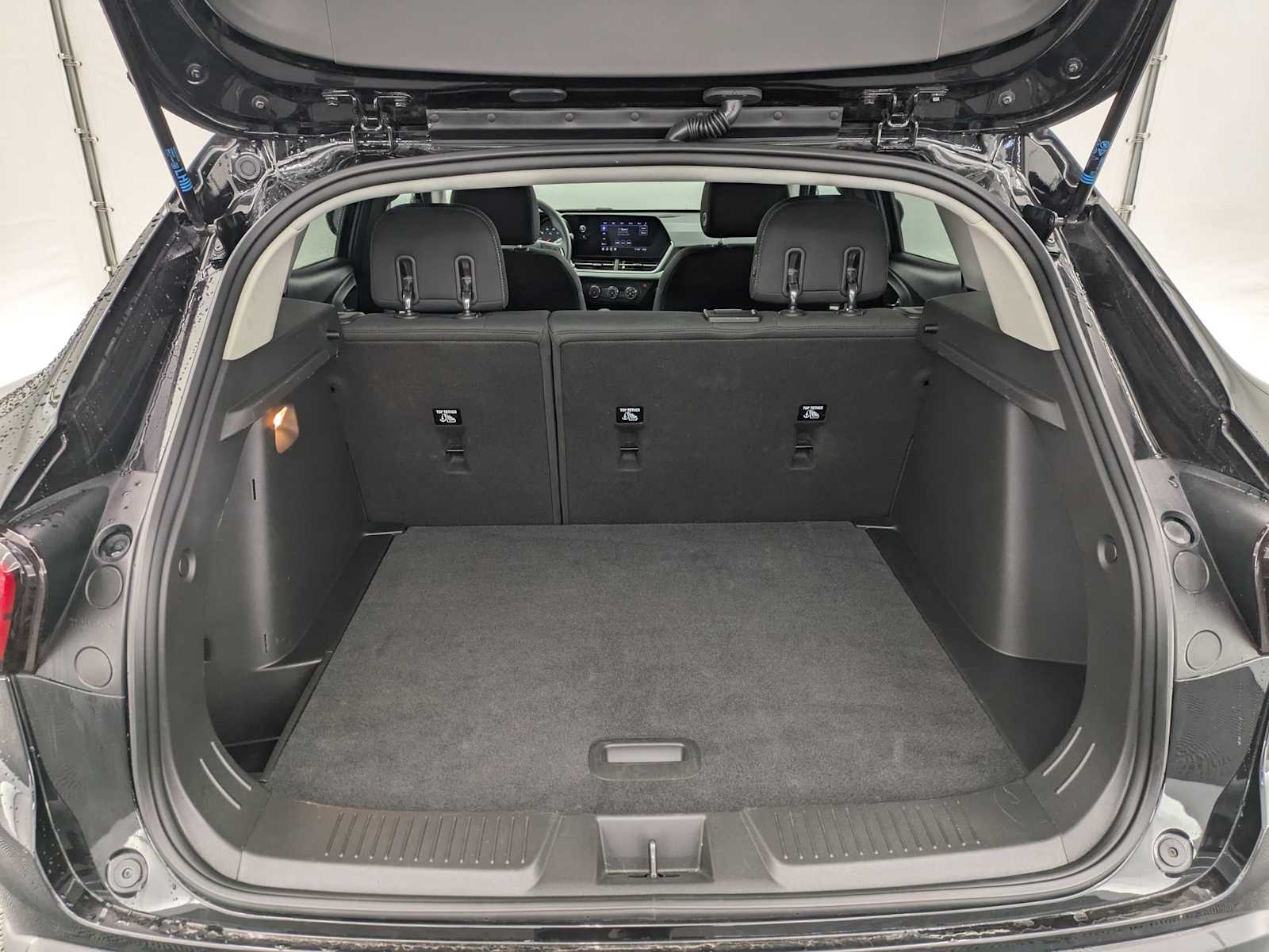 Thumbnail: 2025 Chevrolet Trax - 32