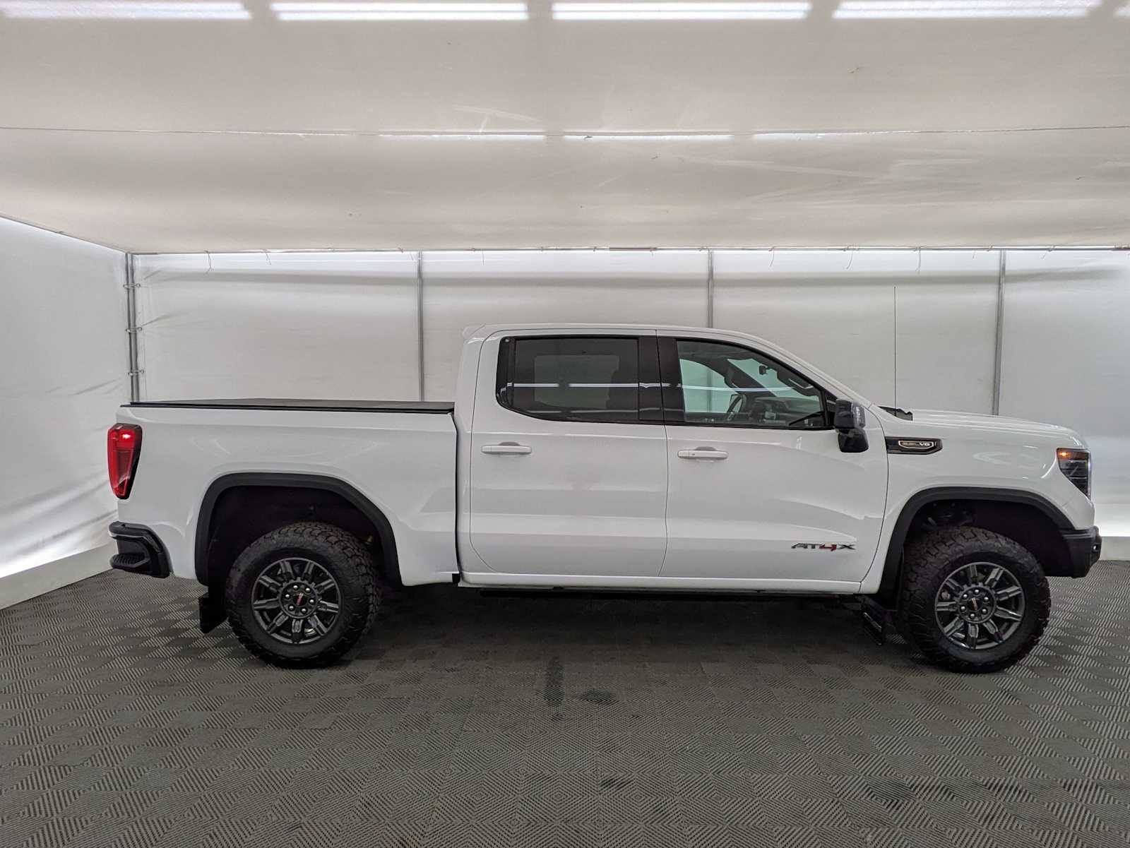 2025 GMC Sierra 1500 AT4X 7