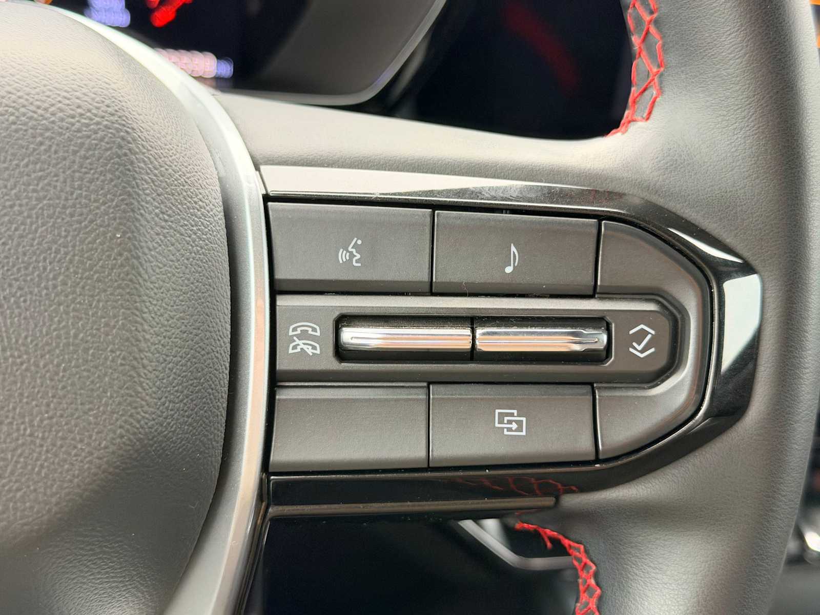 Thumbnail: 2024 Chevrolet Colorado - 25