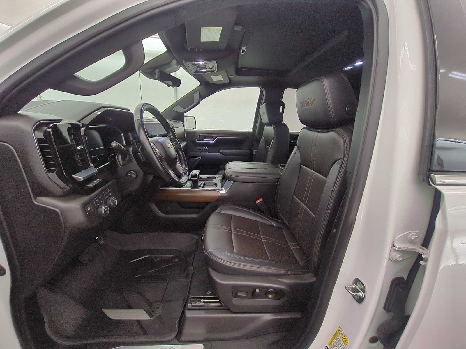 Thumbnail: 2024 Chevrolet Silverado 1500 - 15