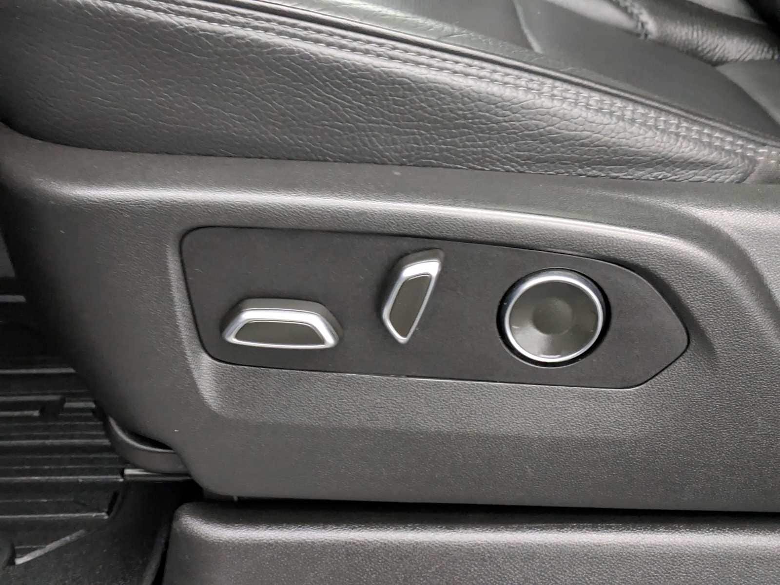 Thumbnail: 2021 GMC Yukon XL - 20