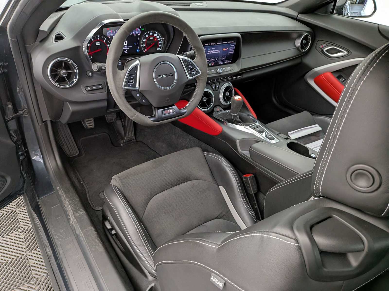 2022 Chevrolet Camaro SS 1LE photo 2