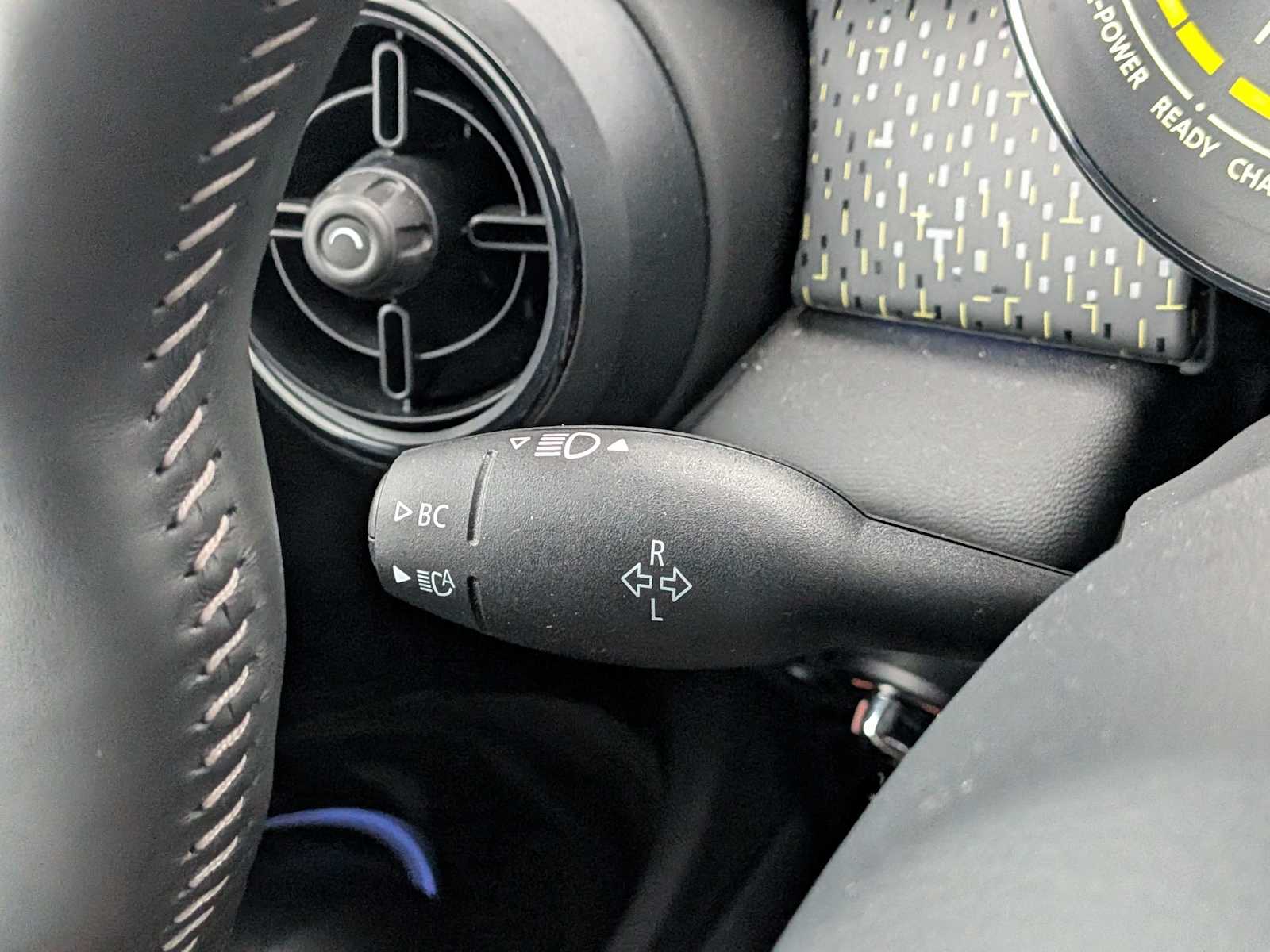 Thumbnail: 2022 MINI Cooper Hardtop - 26