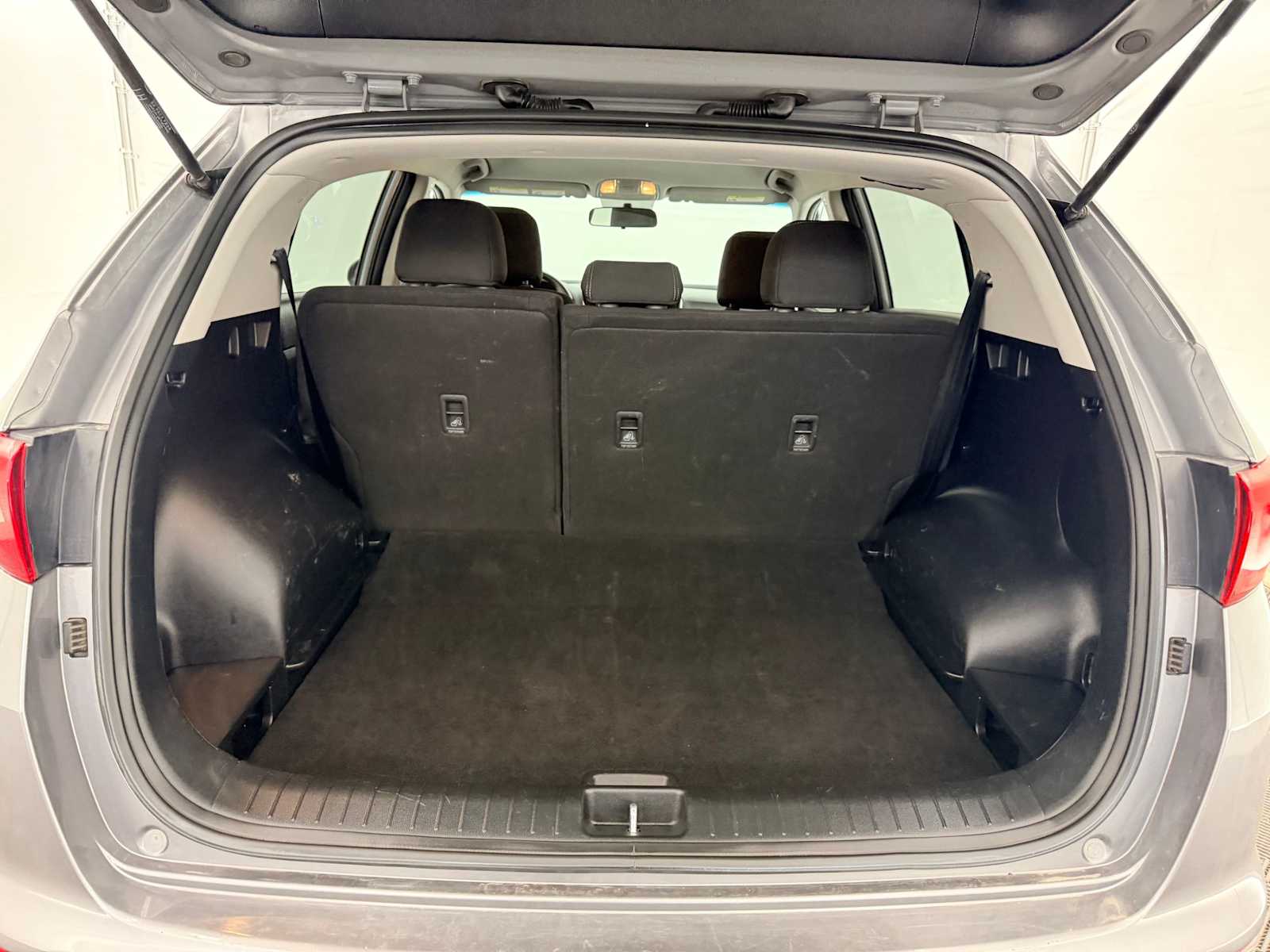 Thumbnail: 2018 Kia Sportage - 33