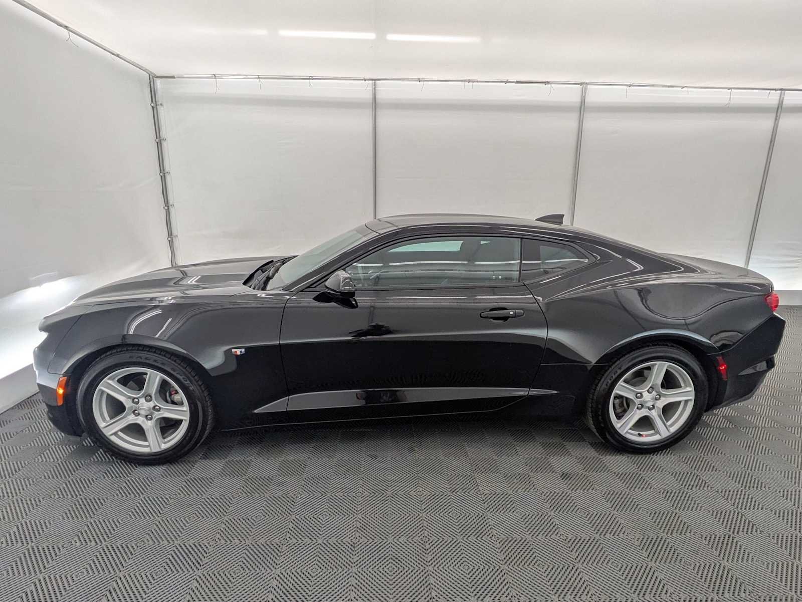 Thumbnail: 2019 Chevrolet Camaro - 3