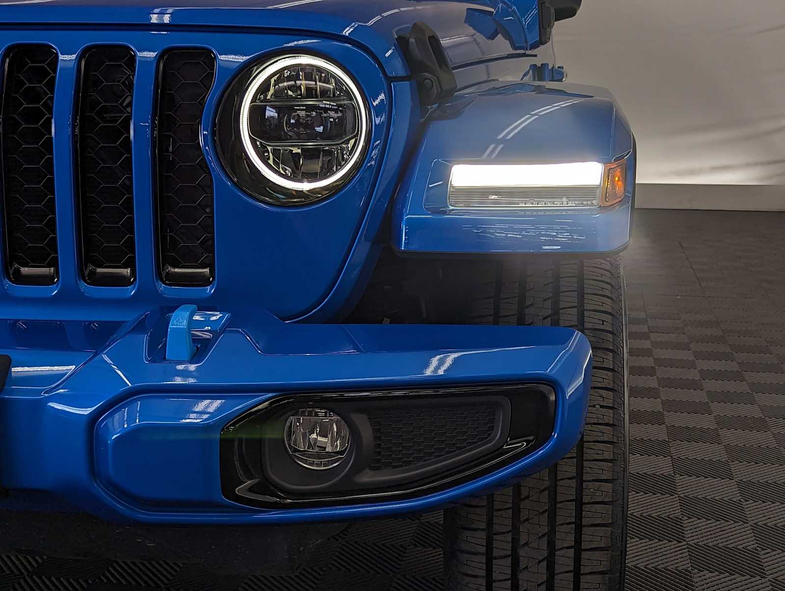 2023 Jeep Wrangler Sahara 10