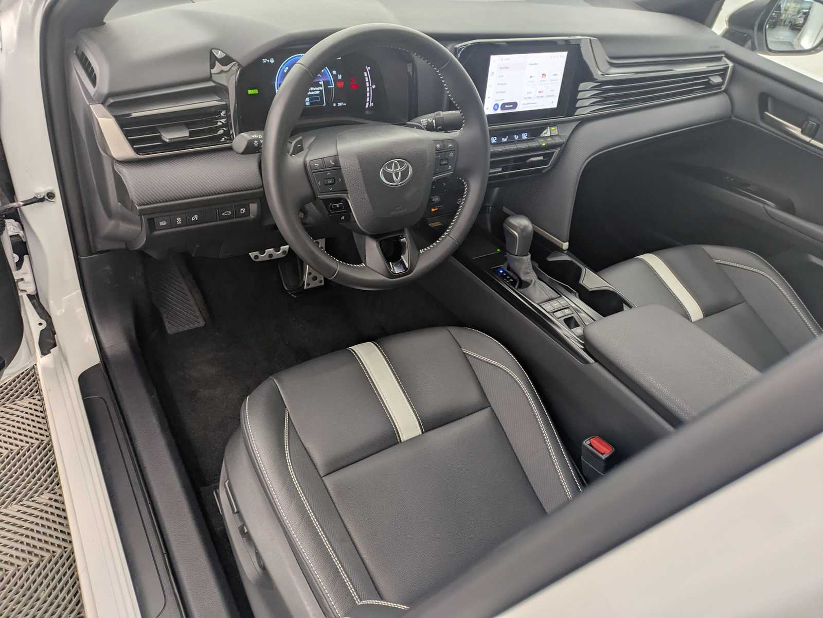 Thumbnail: 2025 Toyota Camry - 2