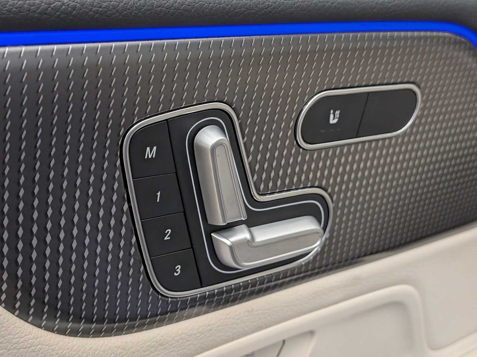 Thumbnail: 2021 Mercedes-Benz GLB - 18