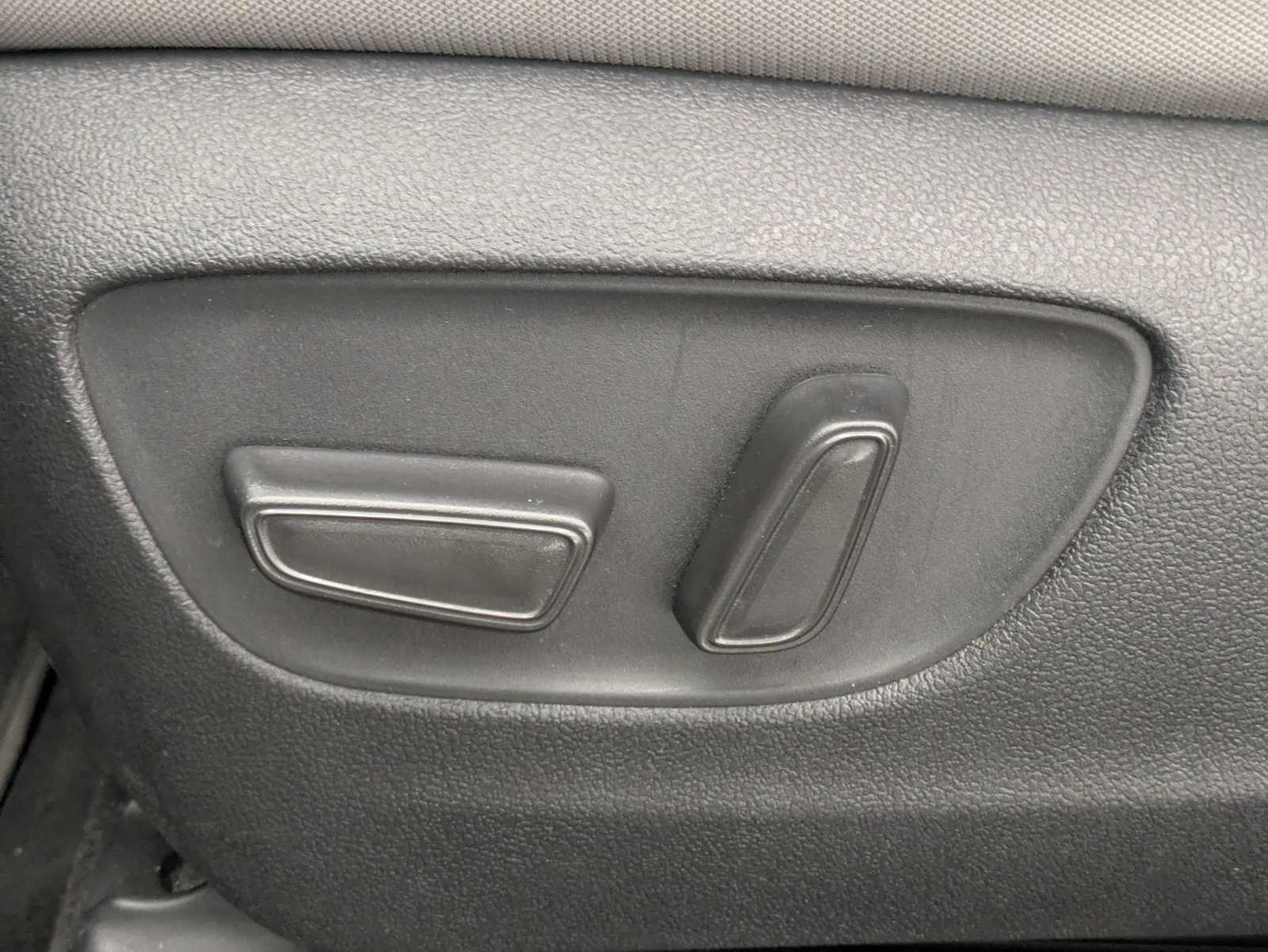 Thumbnail: 2024 Toyota Sienna - 17