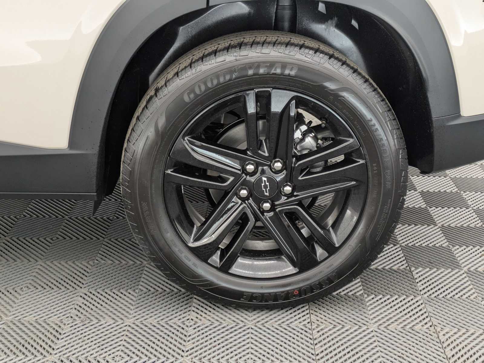 Thumbnail: 2026 Chevrolet Trax - 14