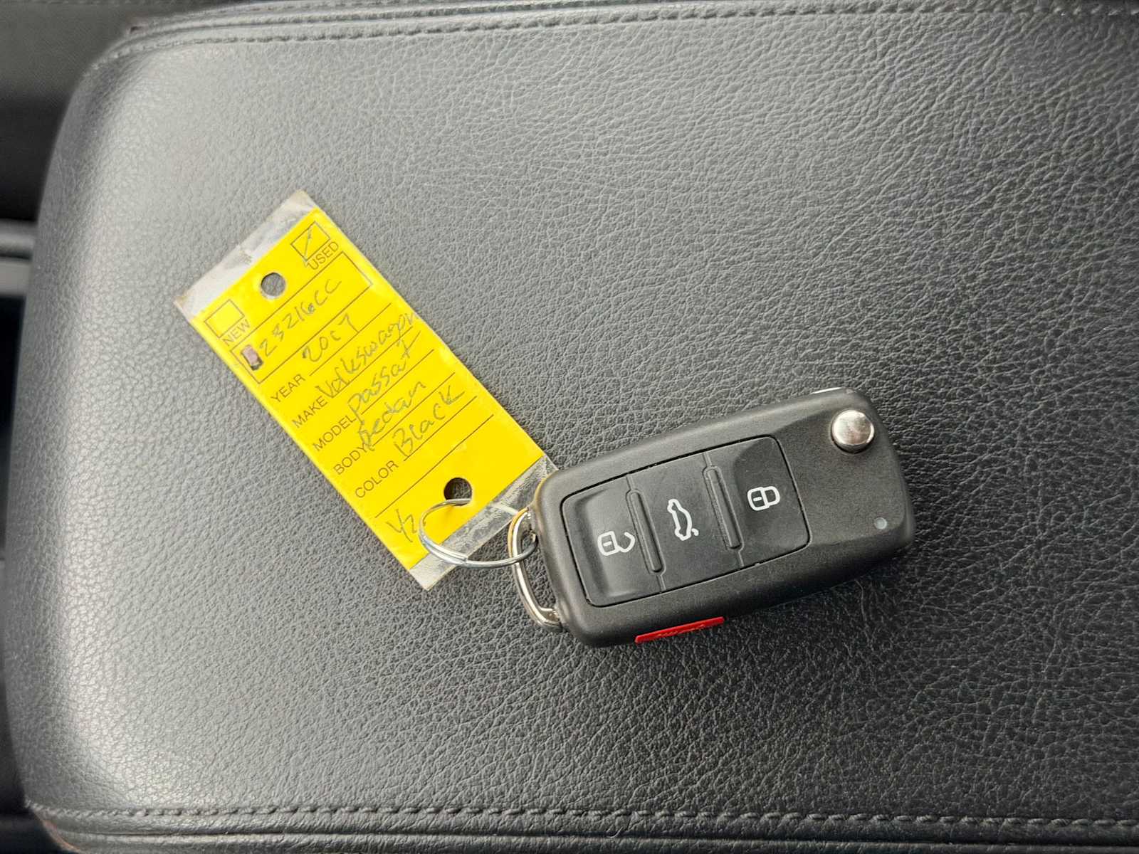 Thumbnail: 2017 Volkswagen Passat - 33