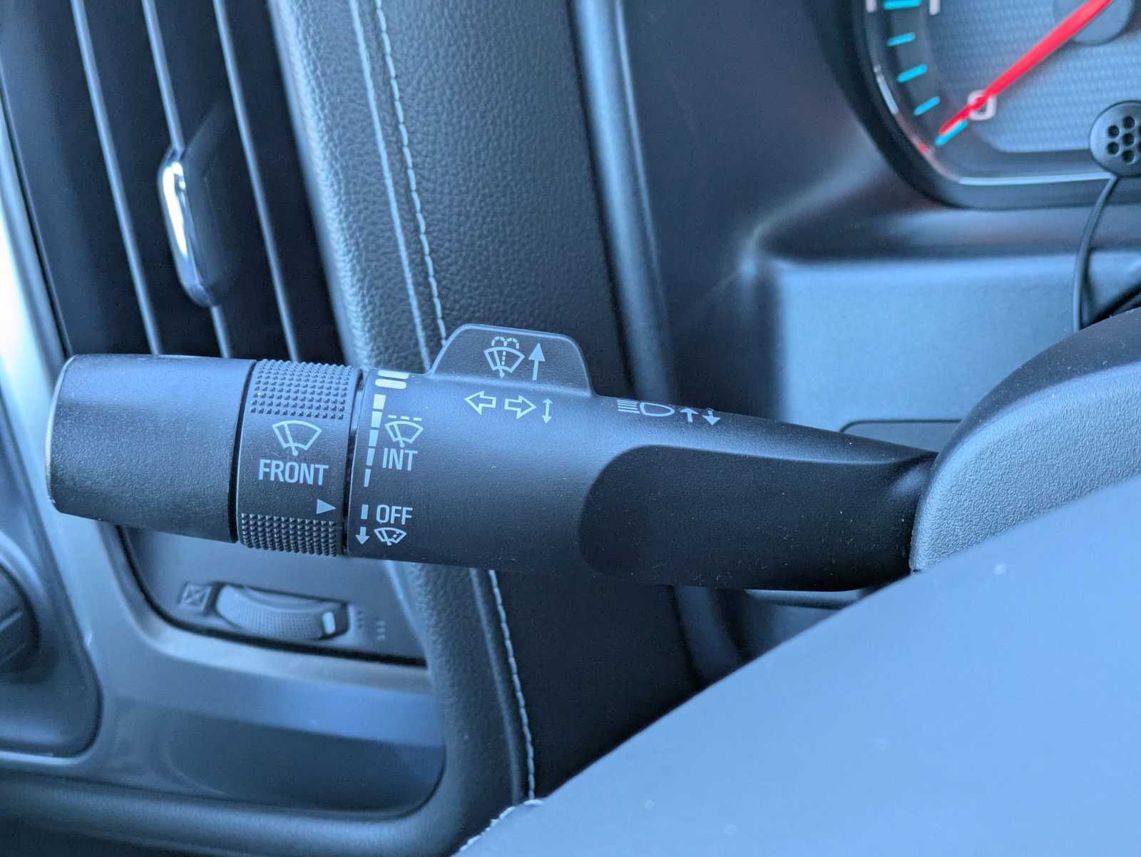 Thumbnail: 2015 Chevrolet Silverado 1500 - 28