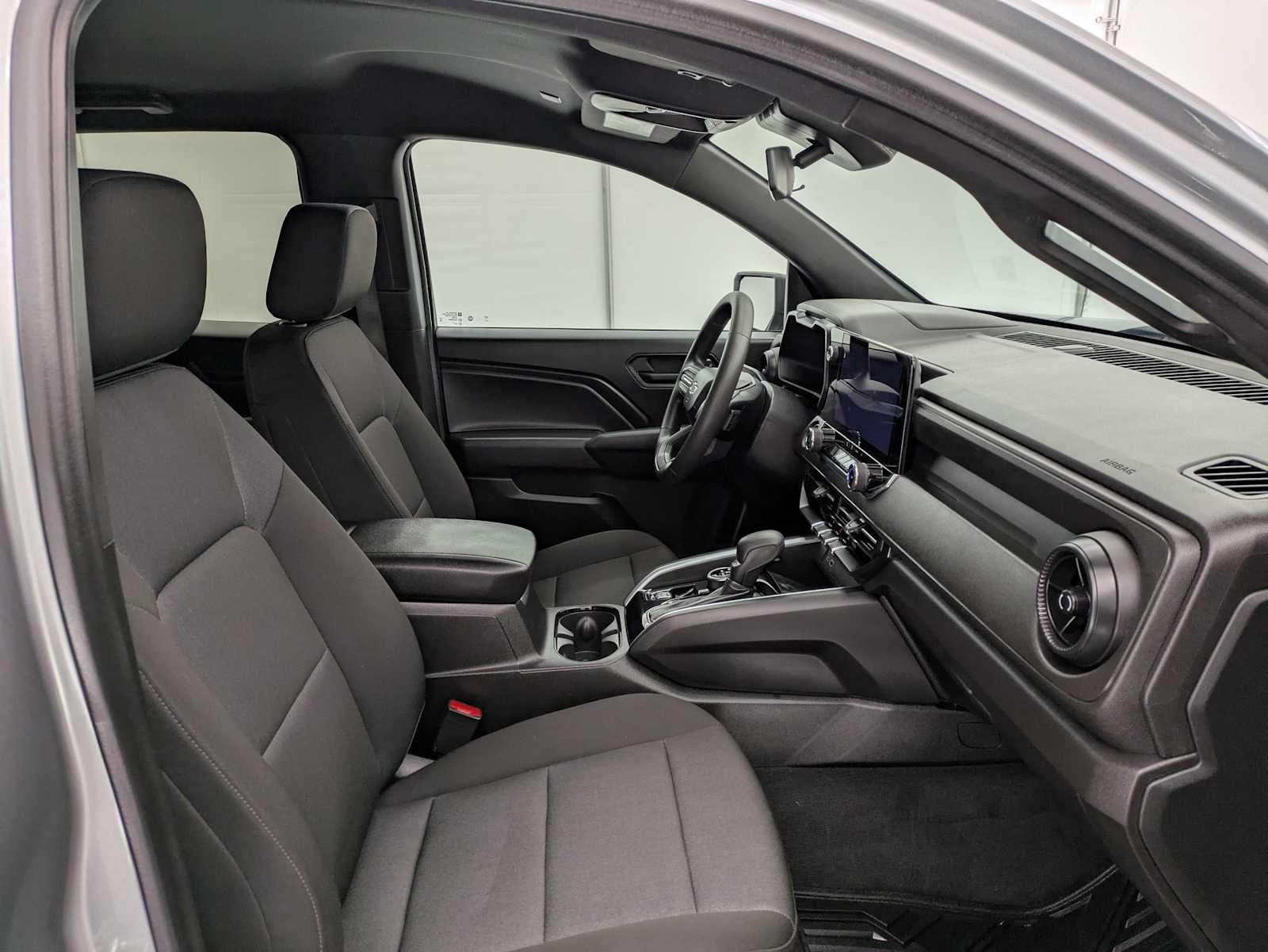 Thumbnail: 2024 Chevrolet Colorado - 20