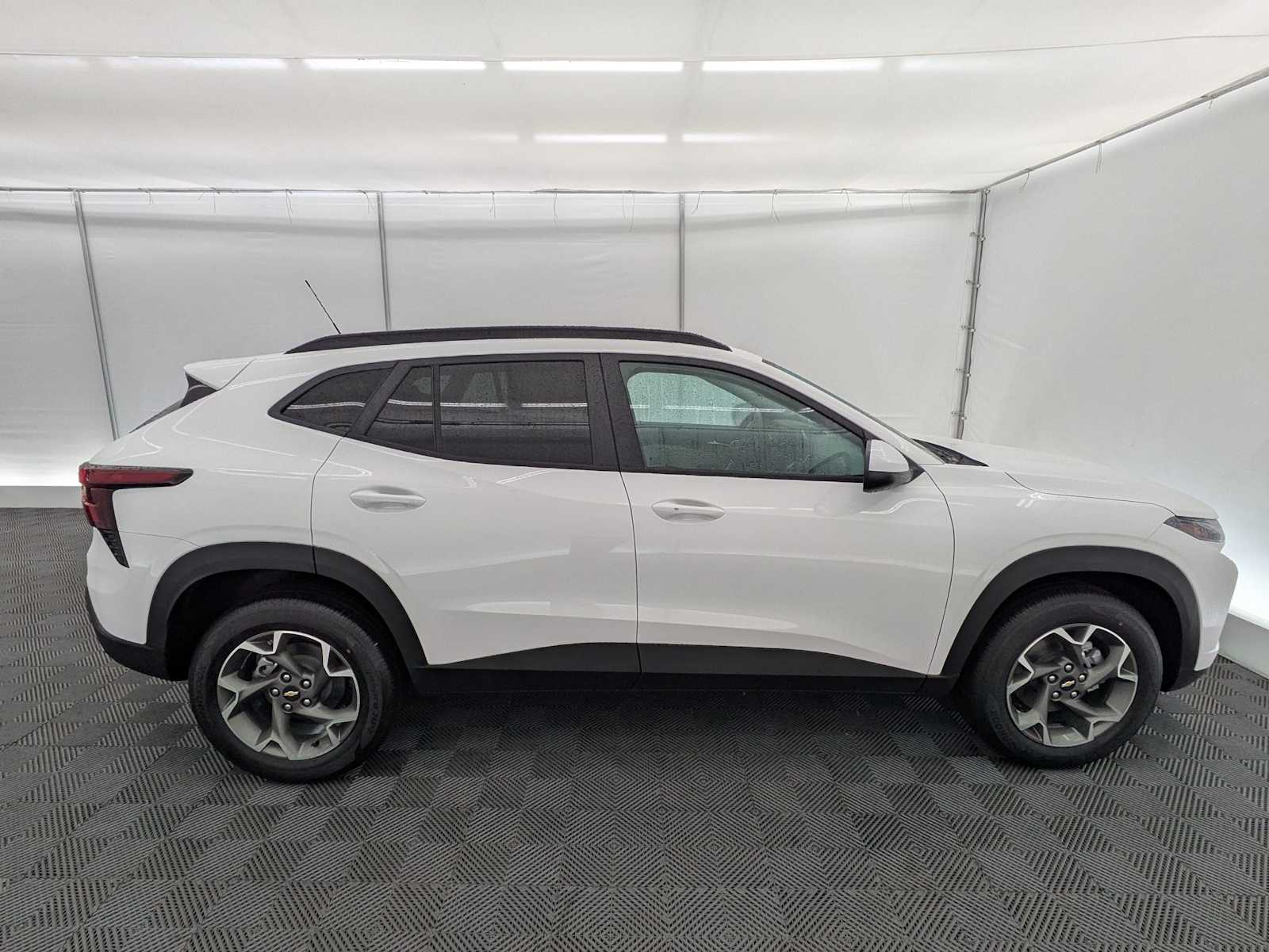 Thumbnail: 2026 Chevrolet Trax - 7