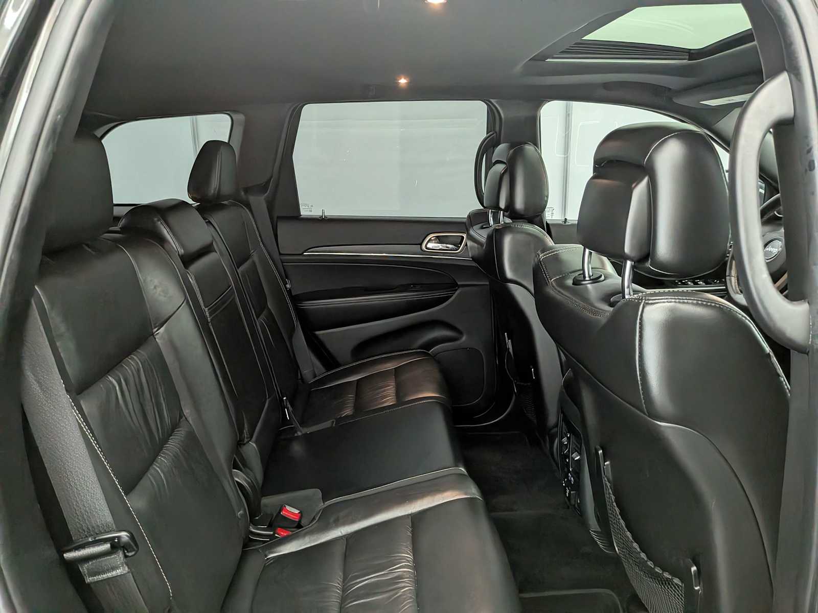 Thumbnail: 2016 Jeep Grand Cherokee - 23