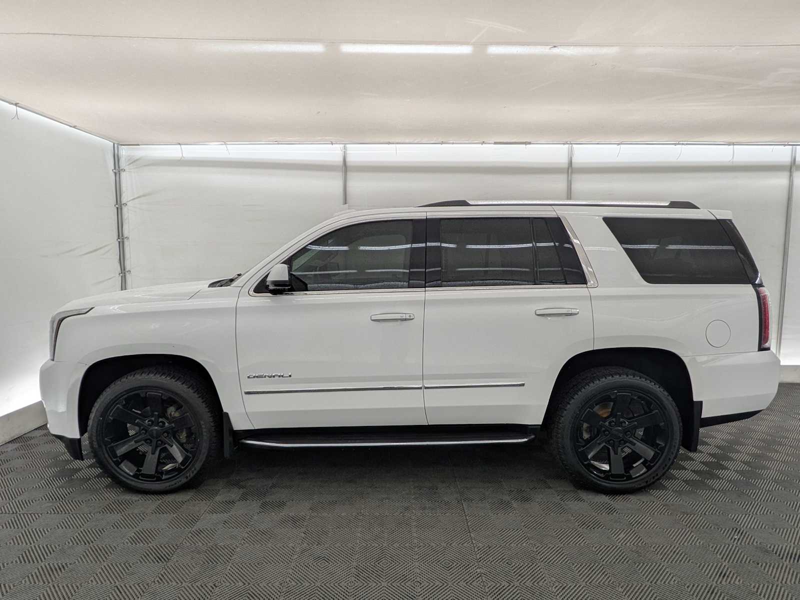 2018 Gmc Yukon Denali photo 2