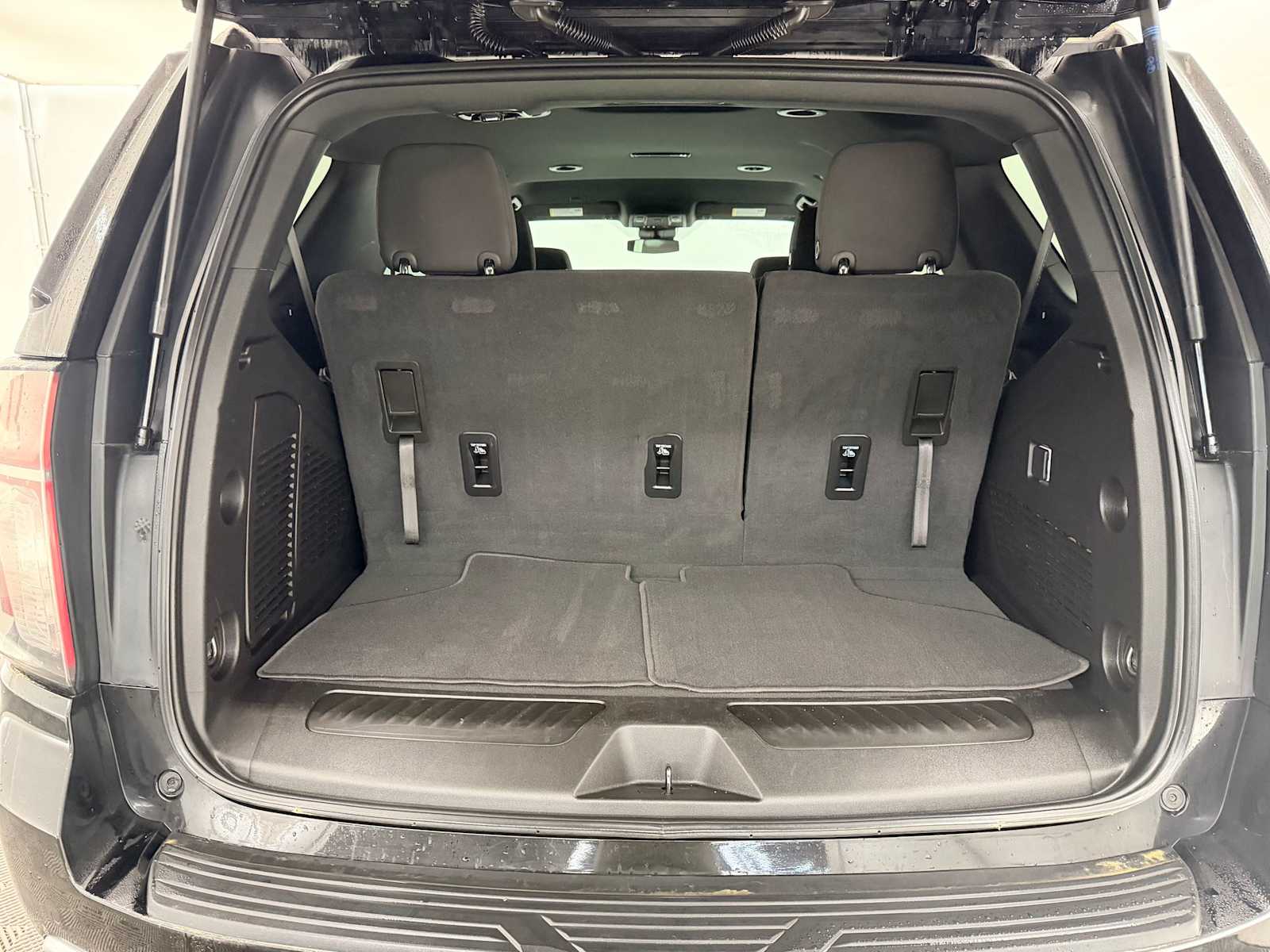 Thumbnail: 2024 Chevrolet Tahoe - 31