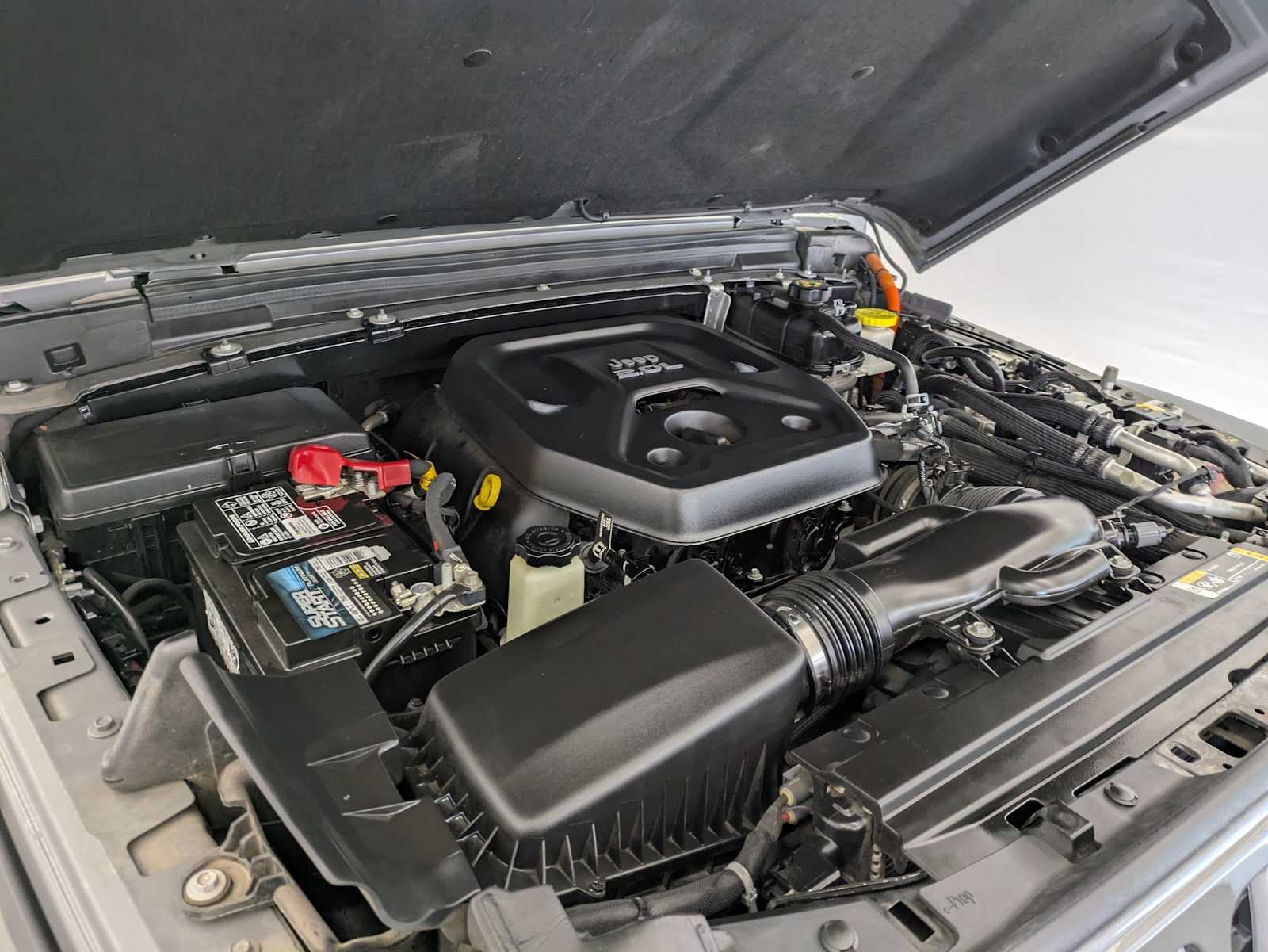 2021 Jeep Wrangler Sahara 14