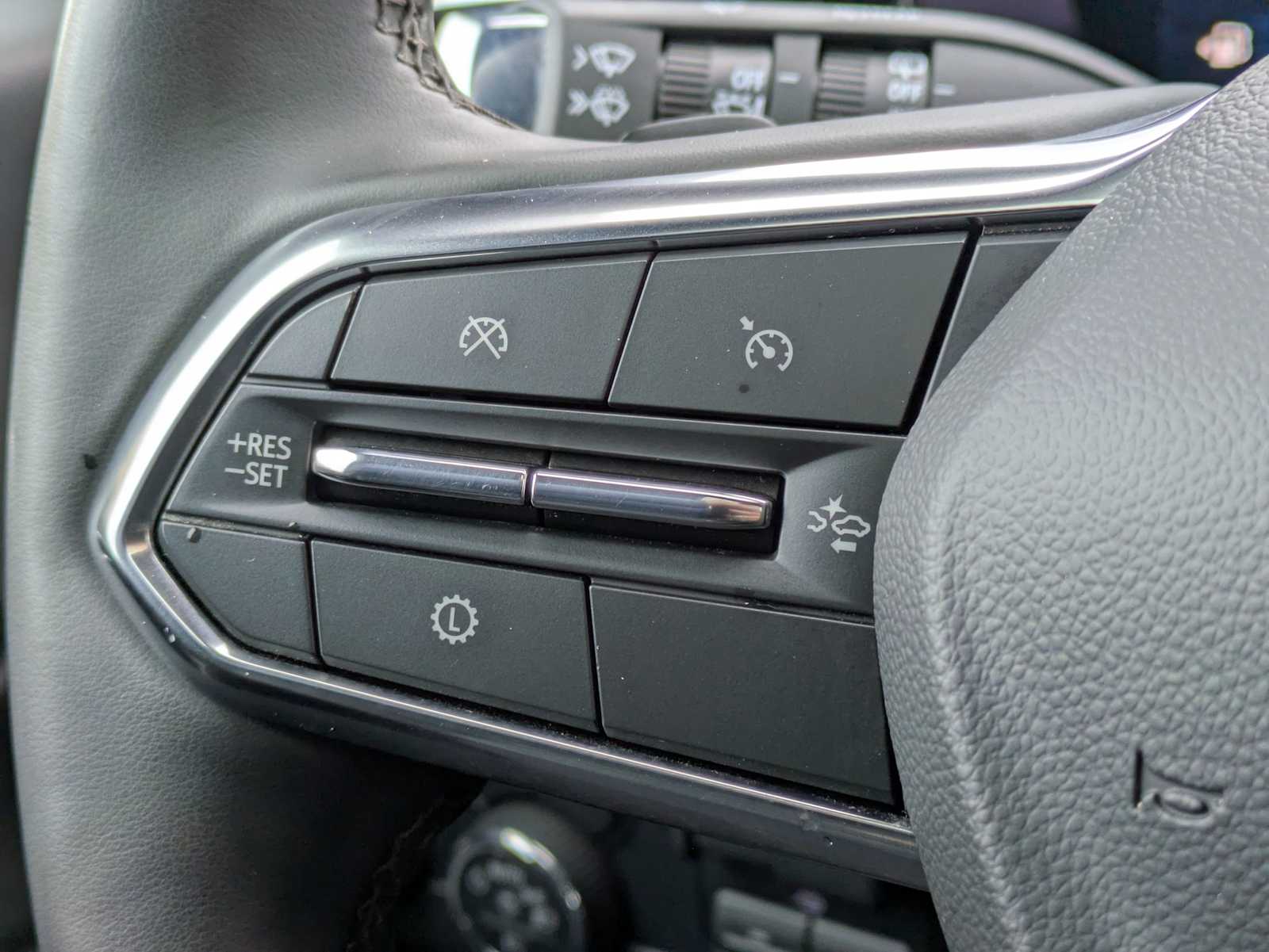 Thumbnail: 2025 Chevrolet Suburban - 26