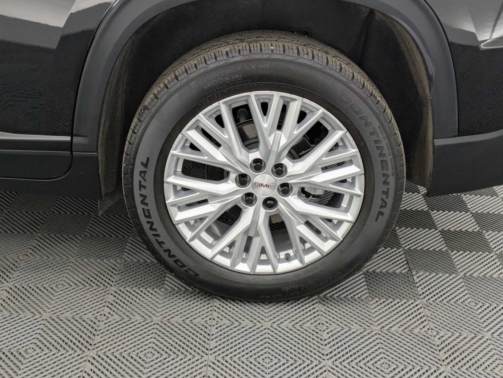 Thumbnail: 2025 GMC Acadia - 14