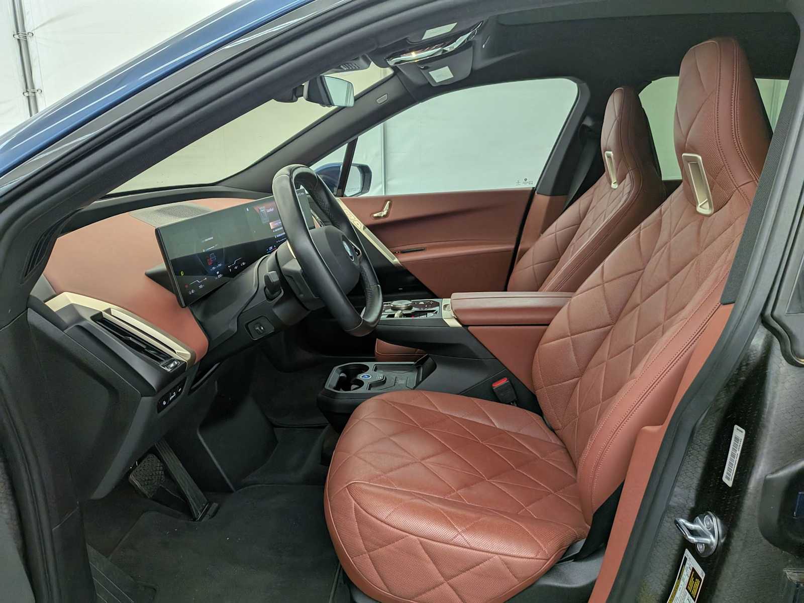 Thumbnail: 2023 BMW iX - 16