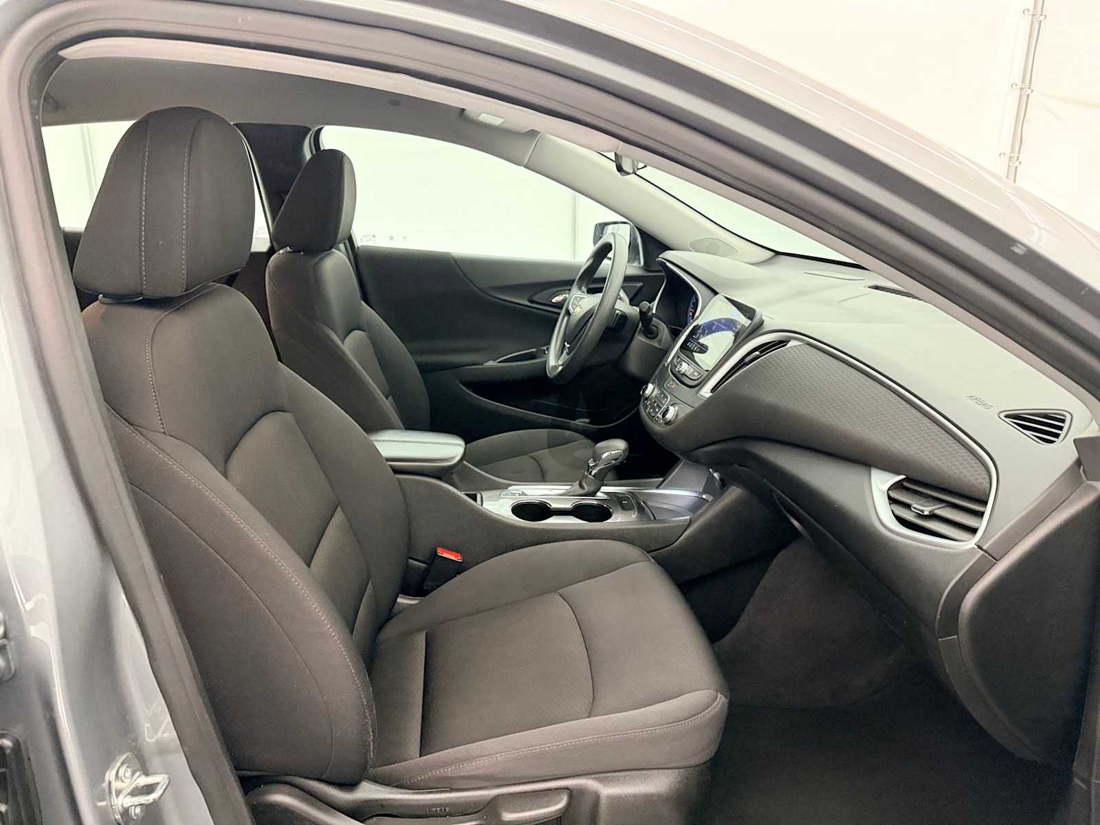 Thumbnail: 2023 Chevrolet Malibu - 21