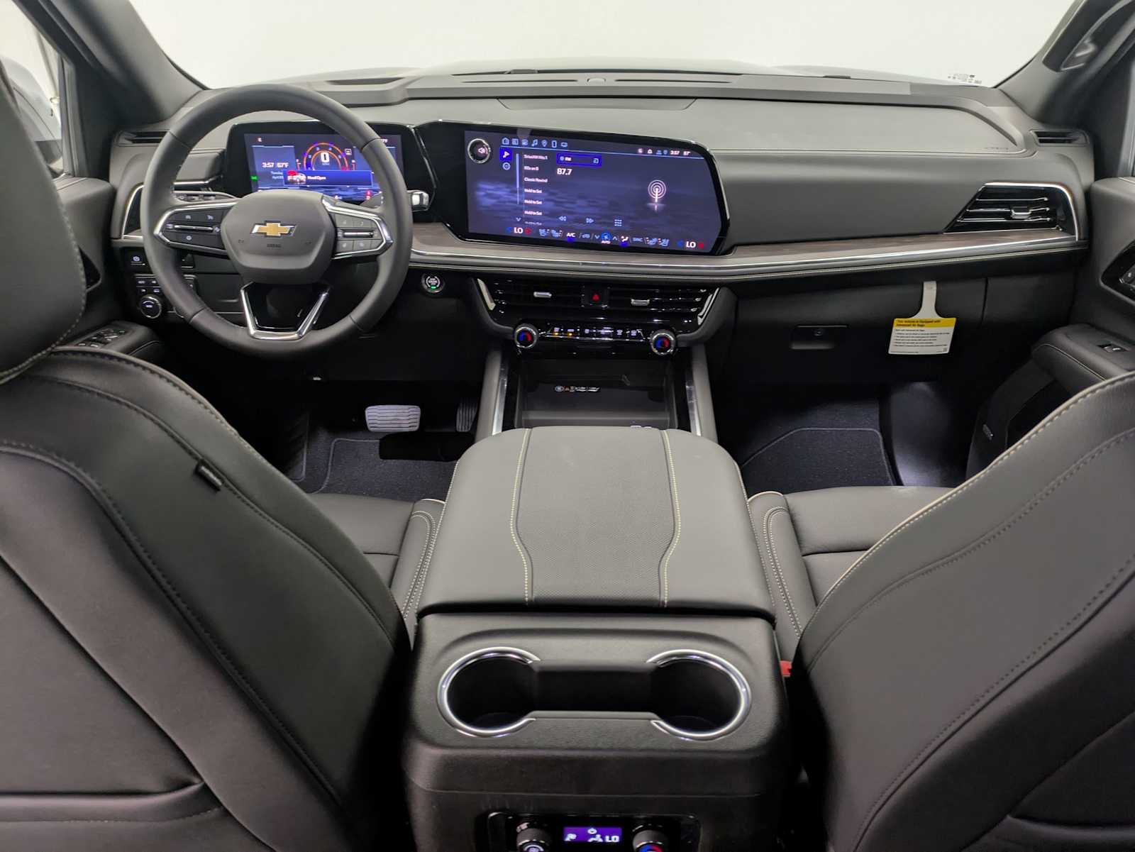 Thumbnail: 2025 Chevrolet Suburban - 16