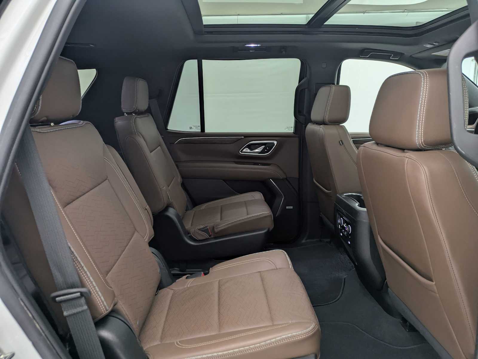 Thumbnail: 2023 Chevrolet Tahoe - 21