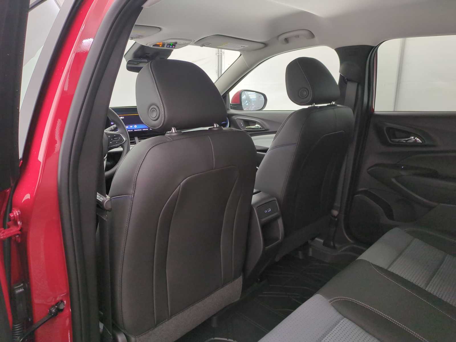 Thumbnail: 2026 Chevrolet Trax - 31