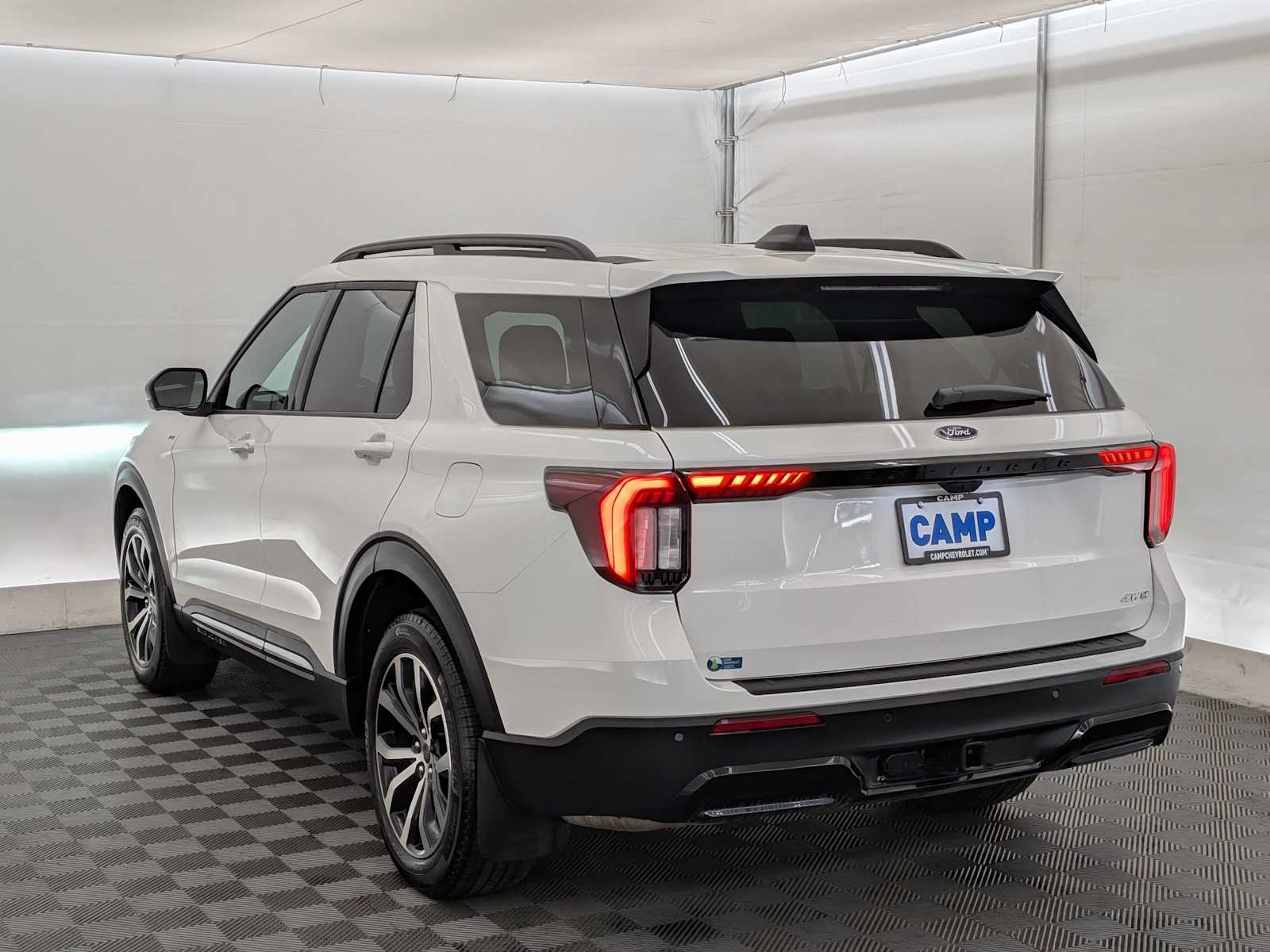 2025 Ford Explorer ST-Line photo 4