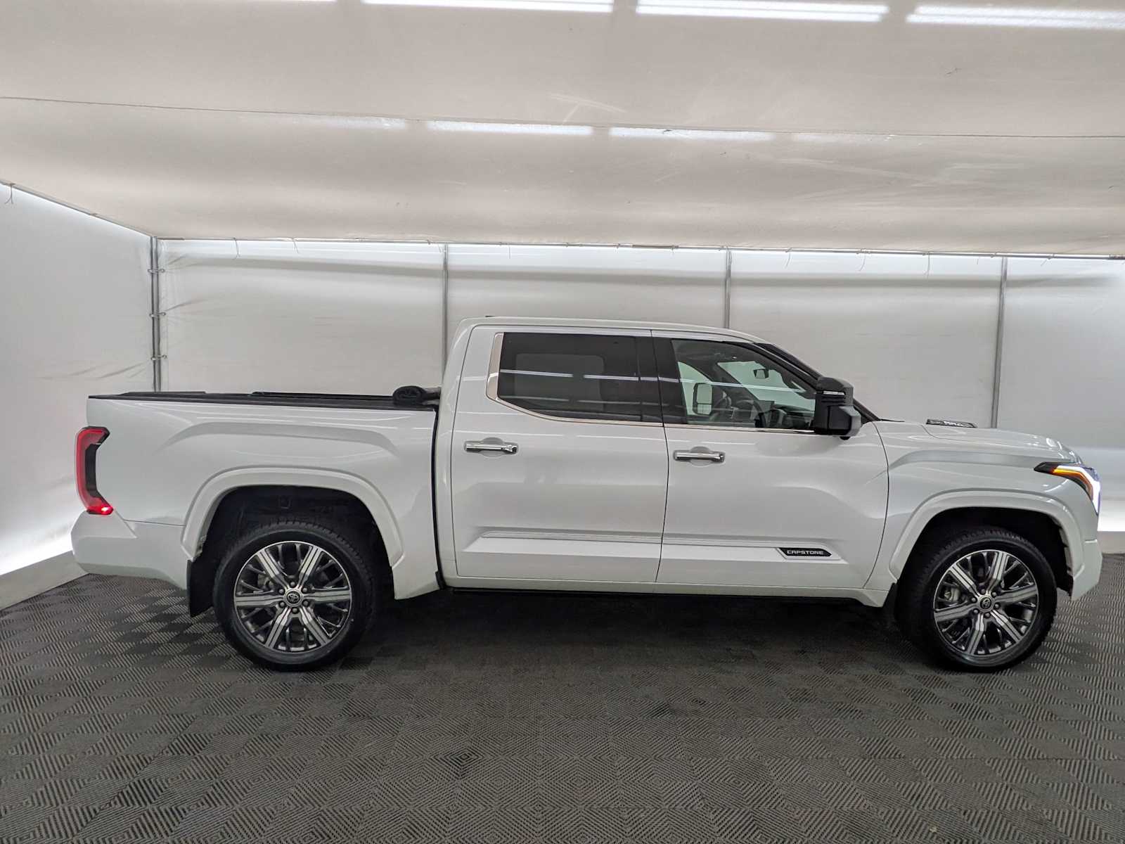 Thumbnail: 2022 Toyota Tundra - 7