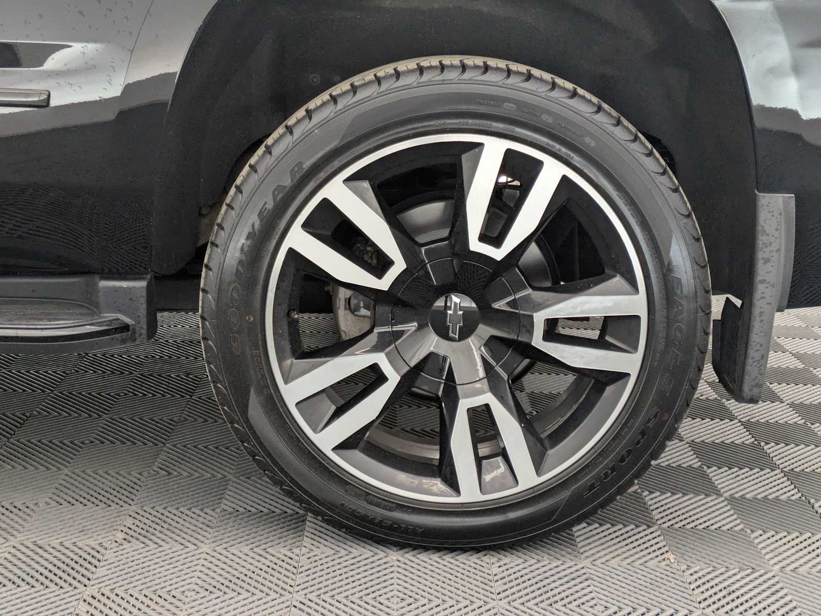 Thumbnail: 2020 Chevrolet Tahoe - 12