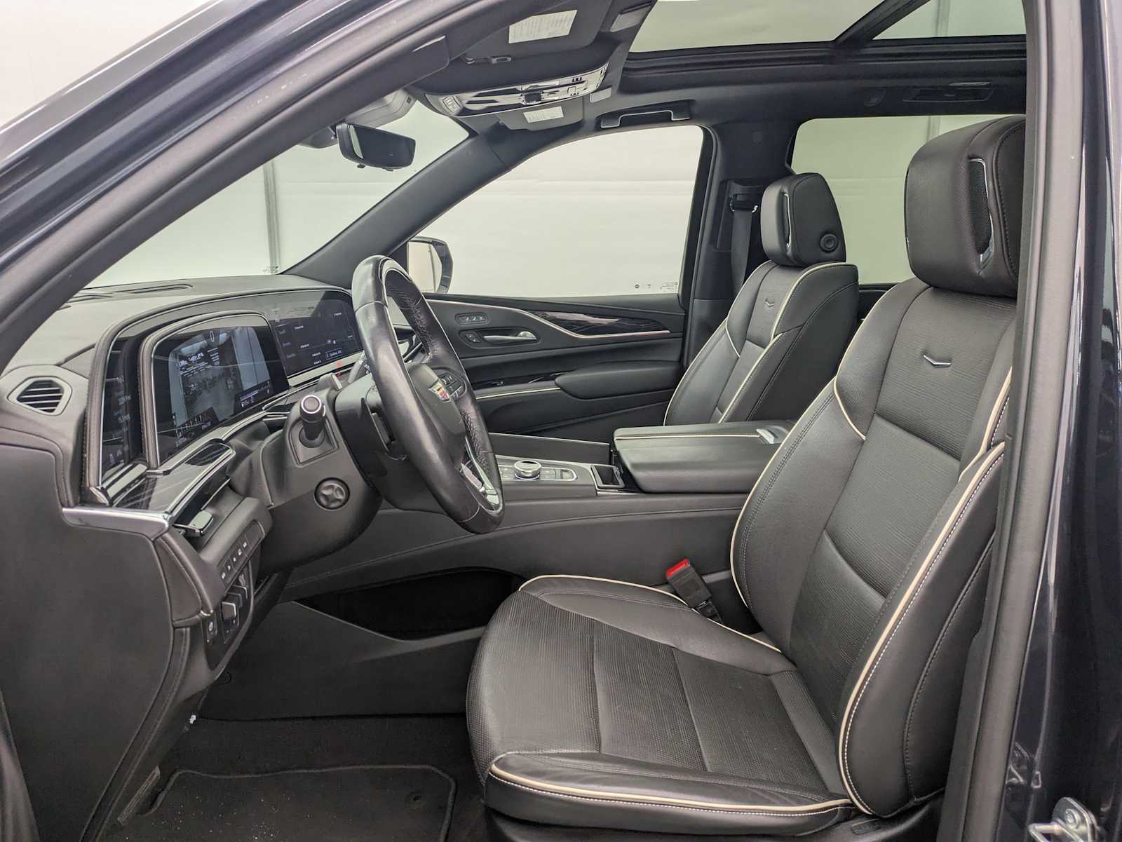 Thumbnail: 2023 Cadillac Escalade - 16