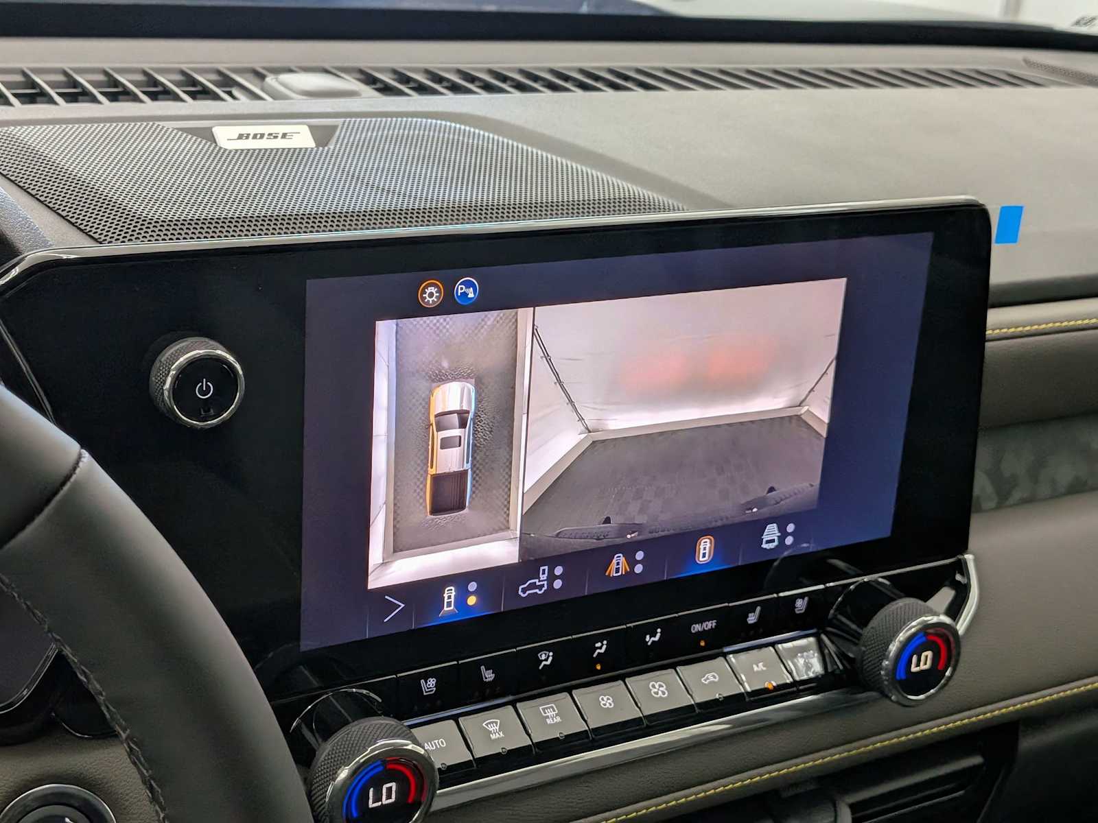 Thumbnail: 2026 Chevrolet Colorado - 32