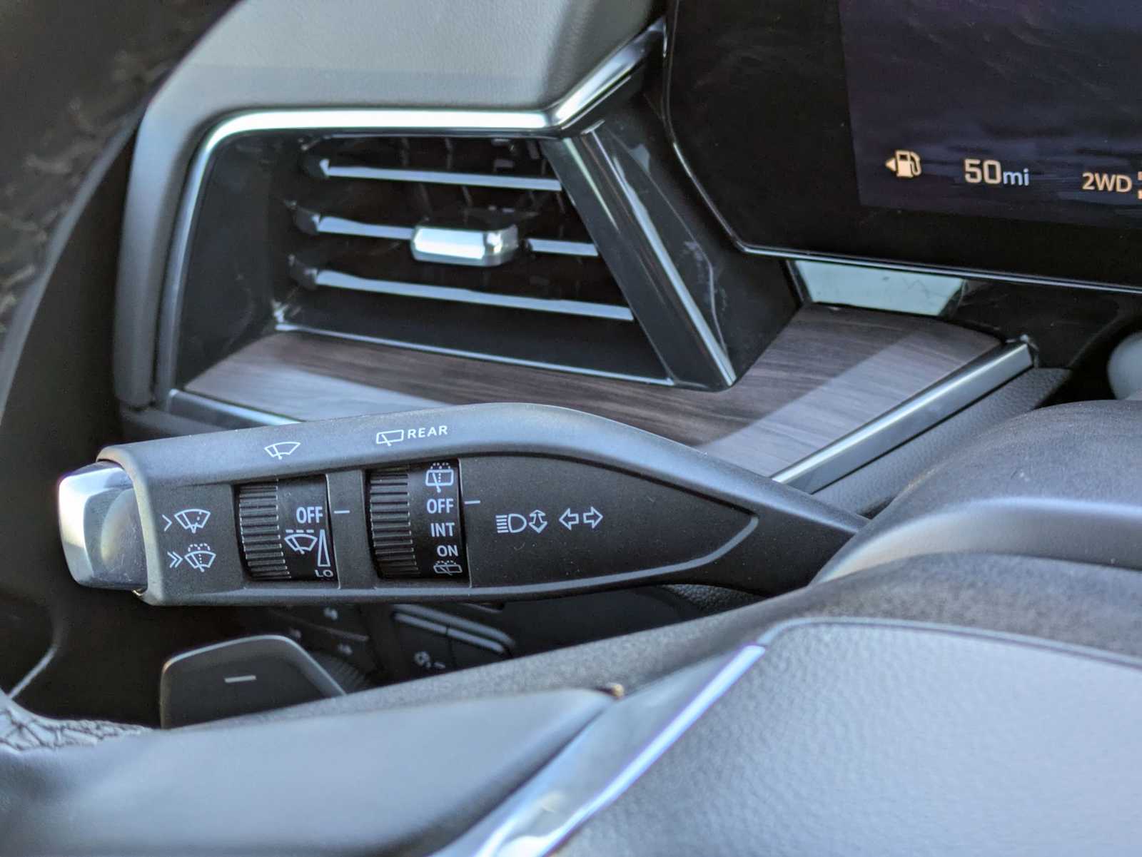 Thumbnail: 2025 Chevrolet Suburban - 24