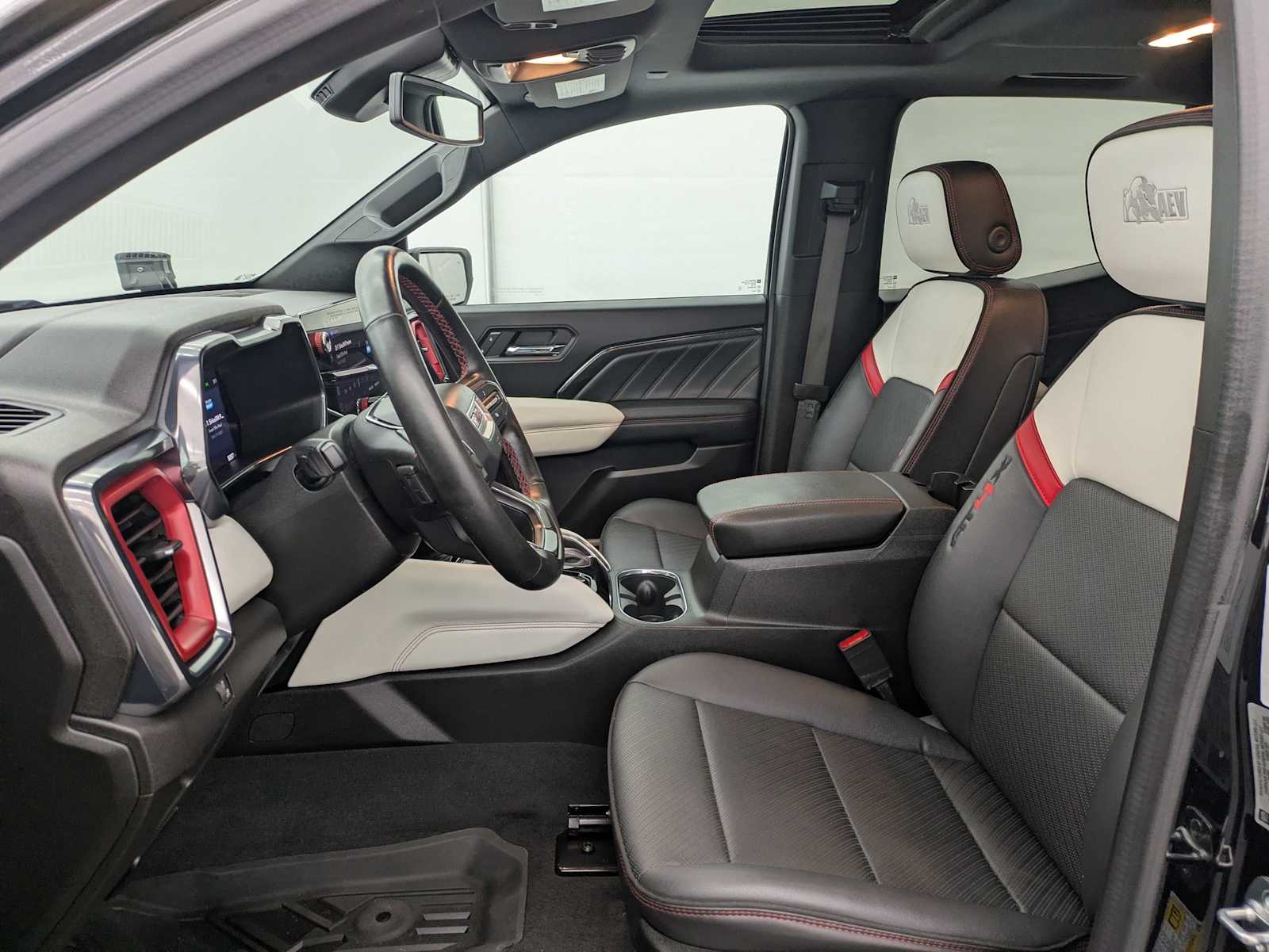 Thumbnail: 2024 GMC Canyon - 17