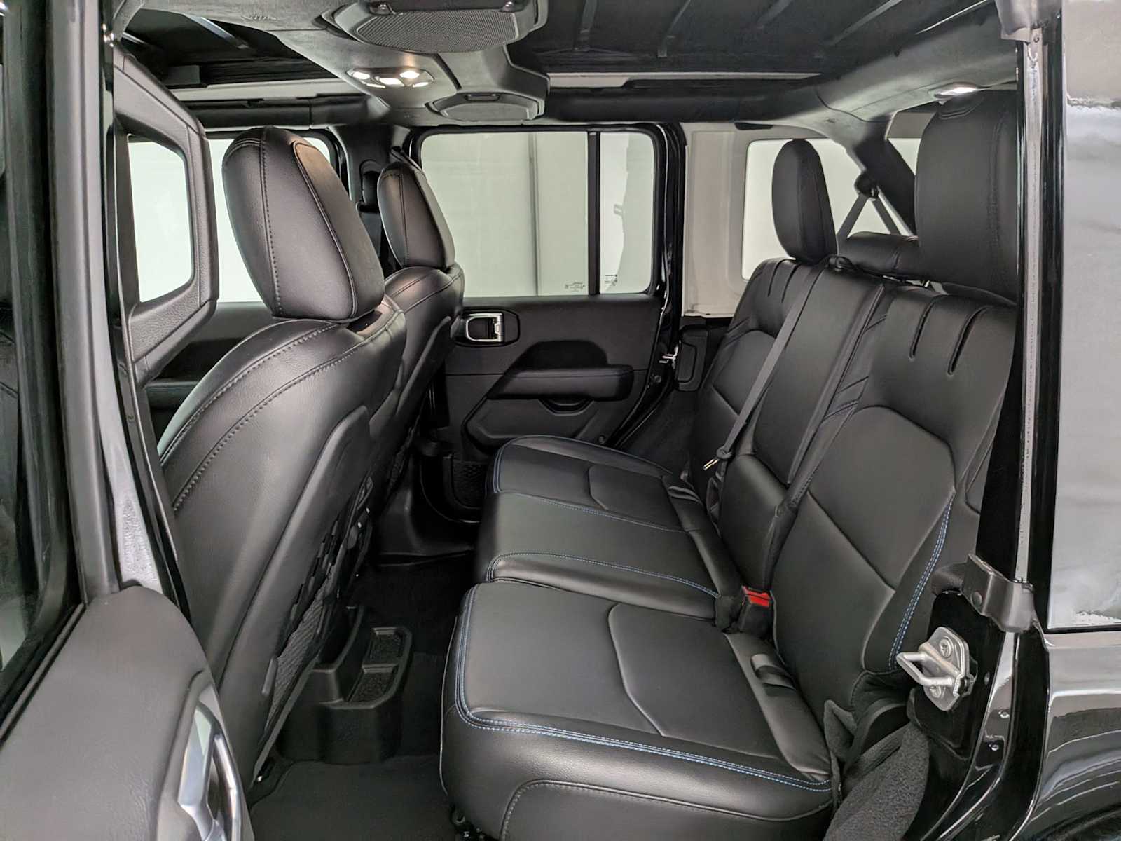 Thumbnail: 2022 Jeep Wrangler - 20