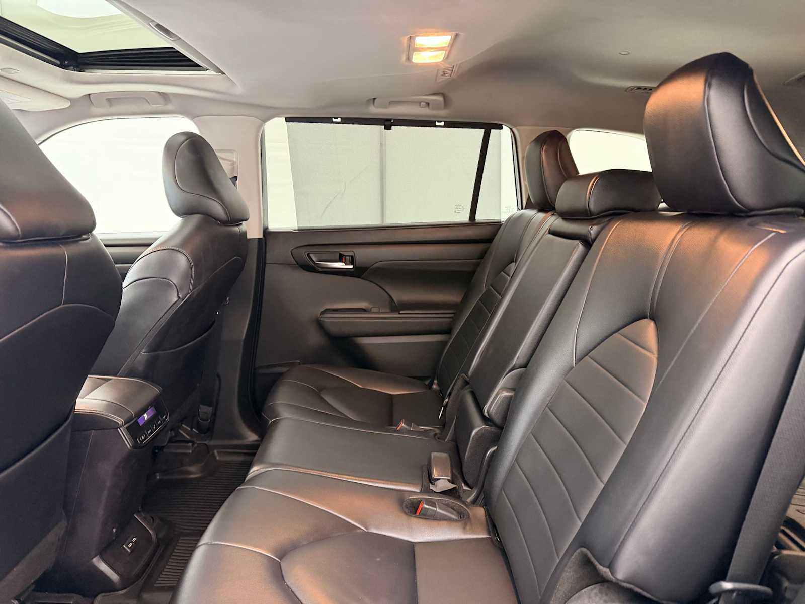 Thumbnail: 2024 Toyota Highlander - 20