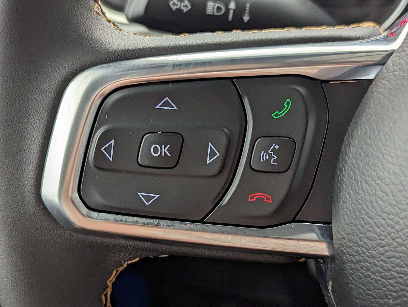 2023 Jeep Wrangler Sahara 23