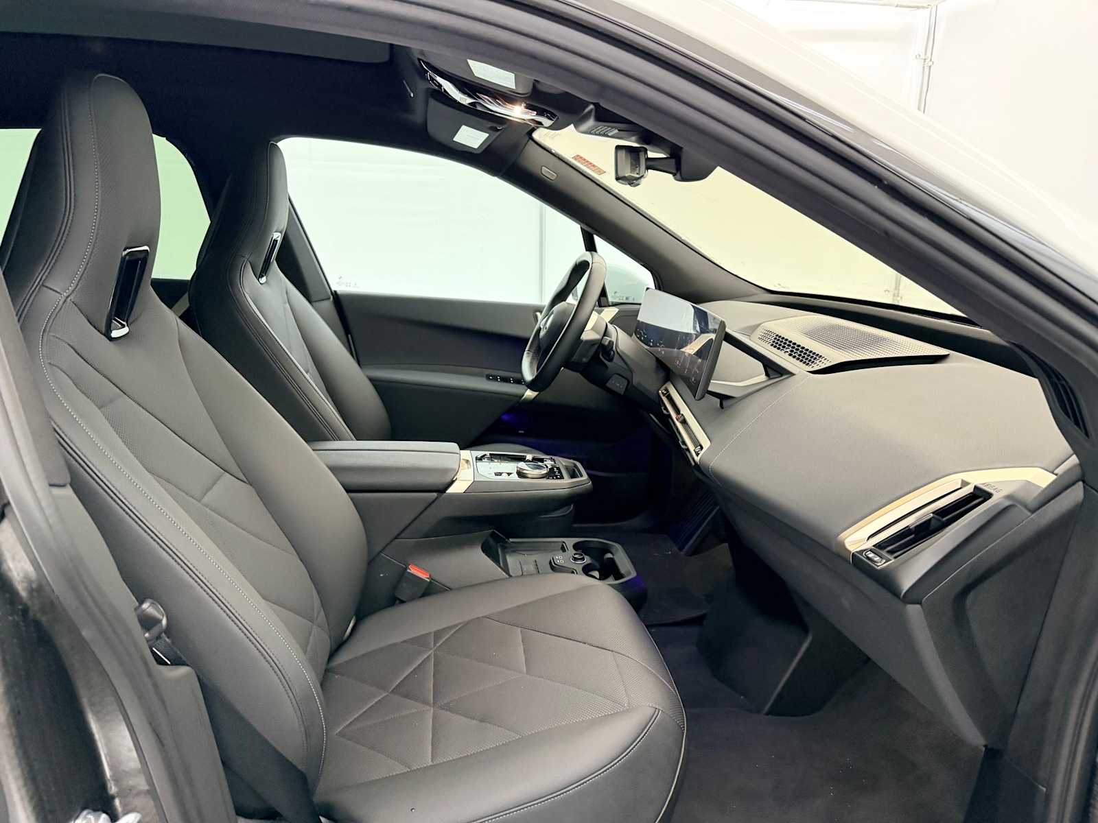 Thumbnail: 2023 BMW iX - 22